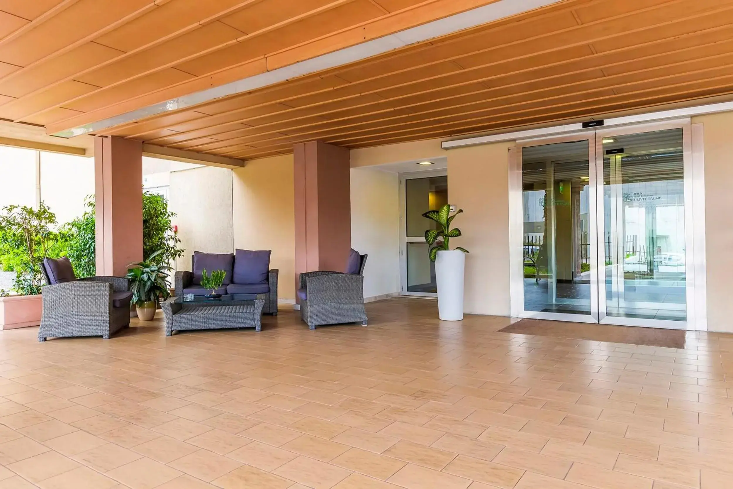 Property building in Hotel Residence Ulivi E Palme Property building in Hotel Residence Ulivi E Palme