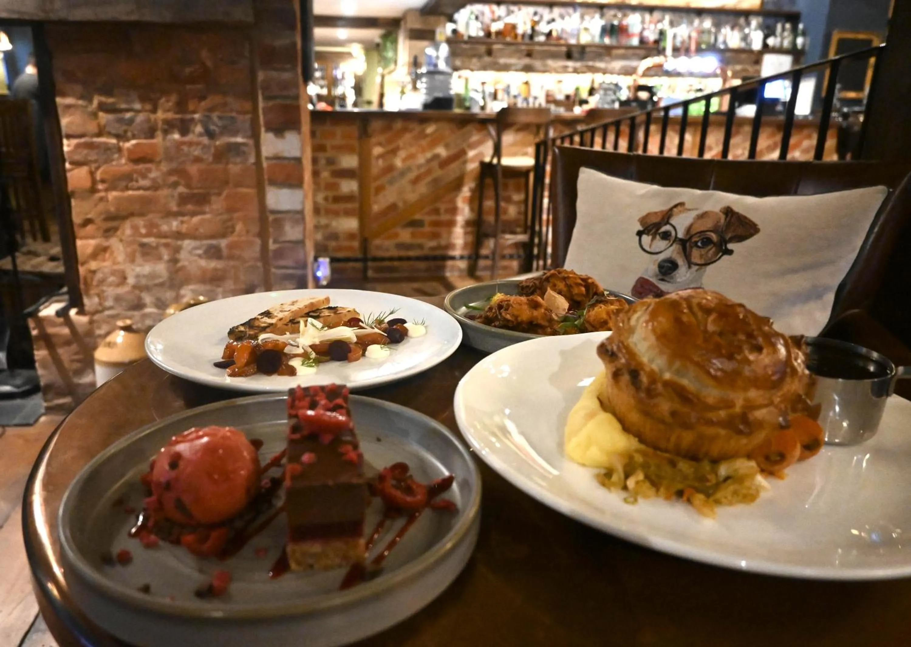 Restaurant/places to eat in The Duke on The Test