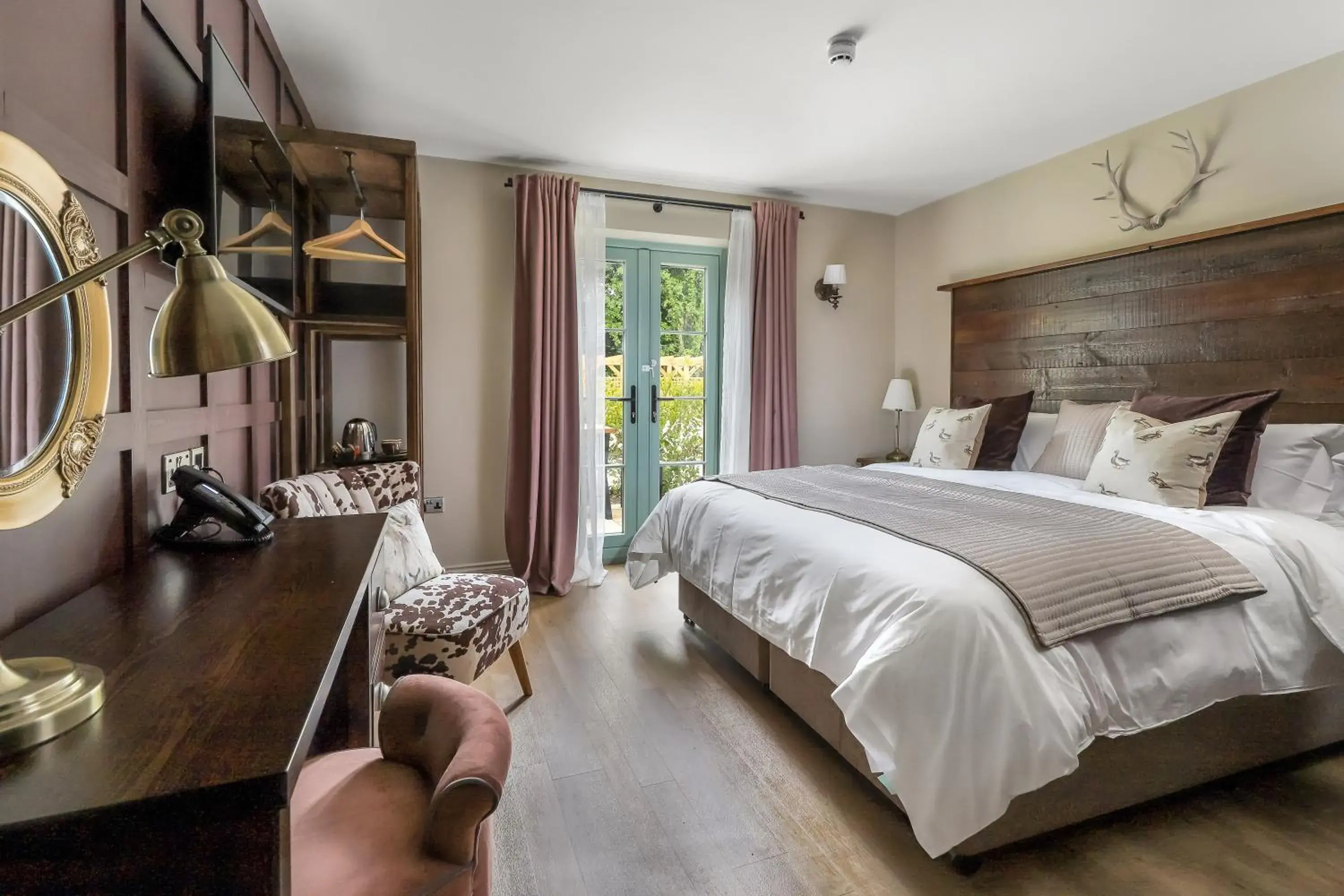 Double Room with Private Bathroom in The Duke on The Test Double Room with Private Bathroom in The Duke on The Test