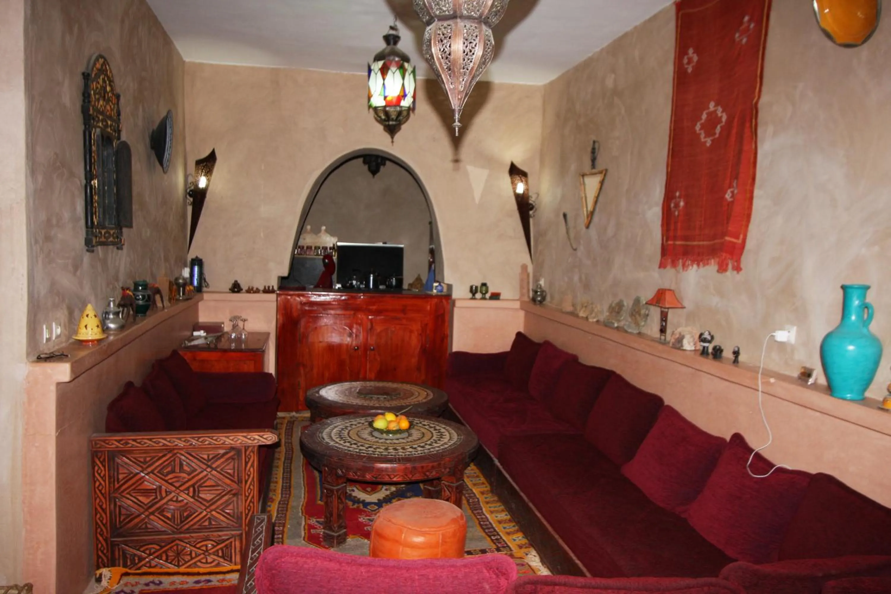 Restaurant/places to eat in Dar Amazir