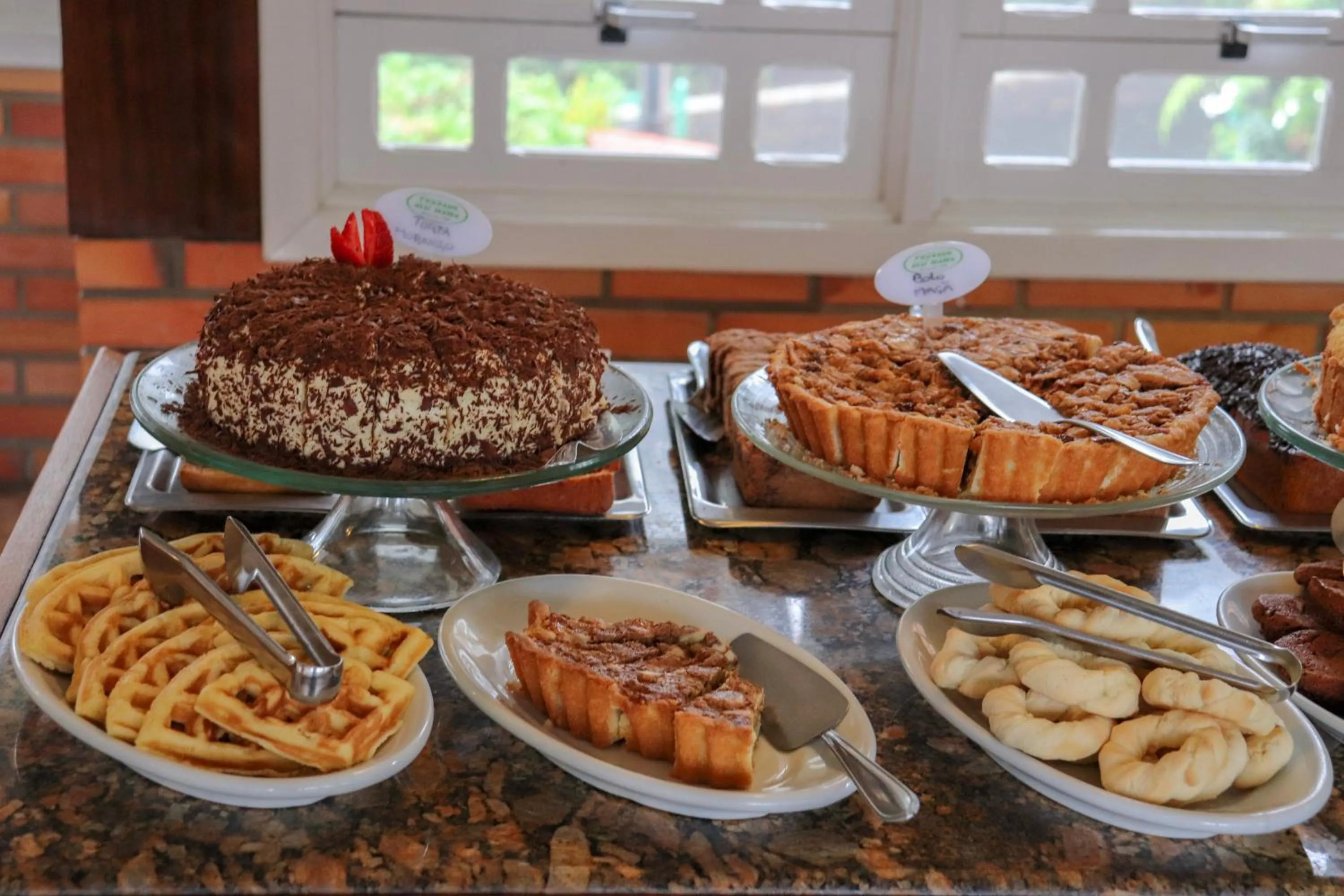 Buffet breakfast in Hotel Pousada Ald' Mama