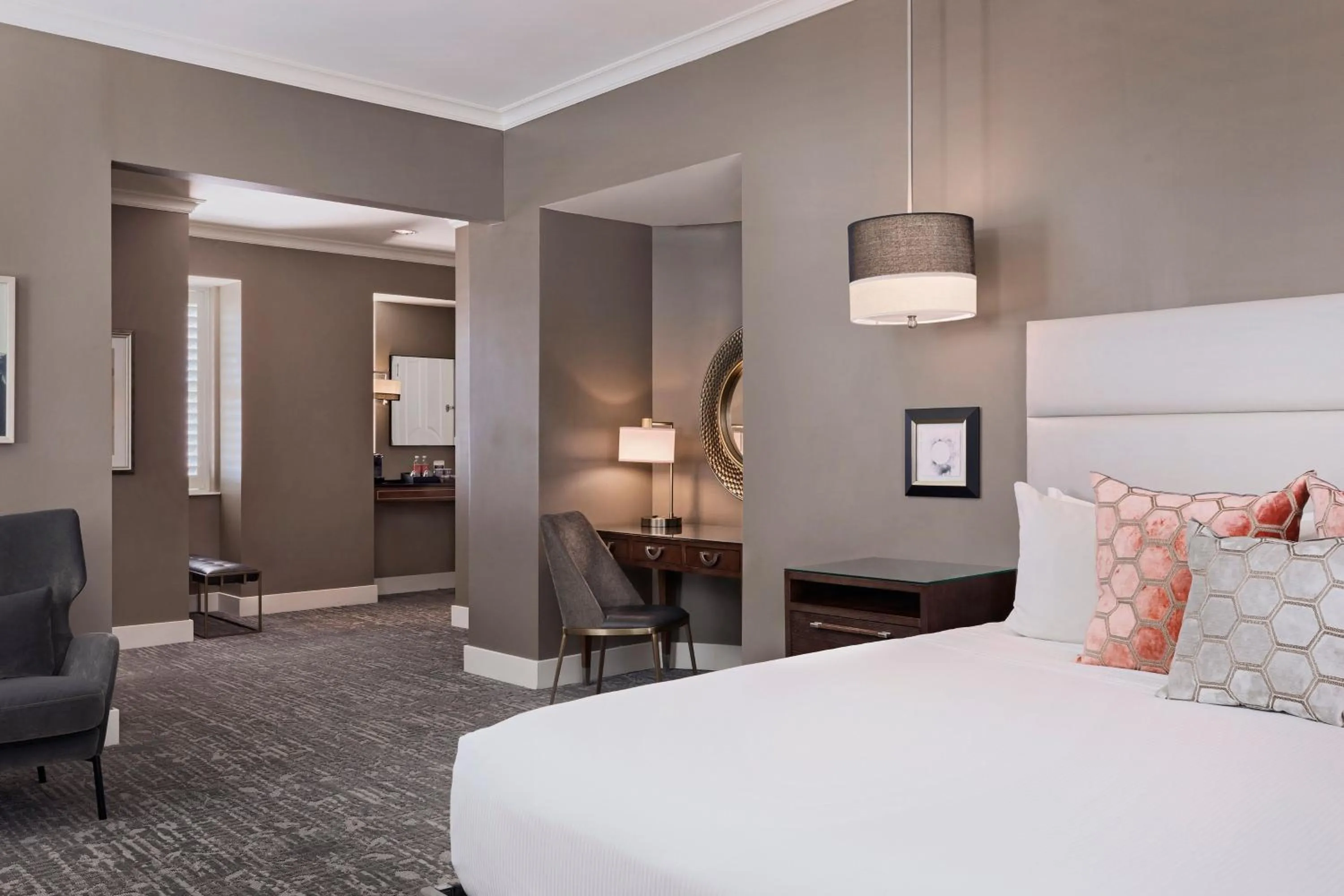 Photo of the whole room, Bed in Ambassador Hotel Oklahoma City, Autograph Collection