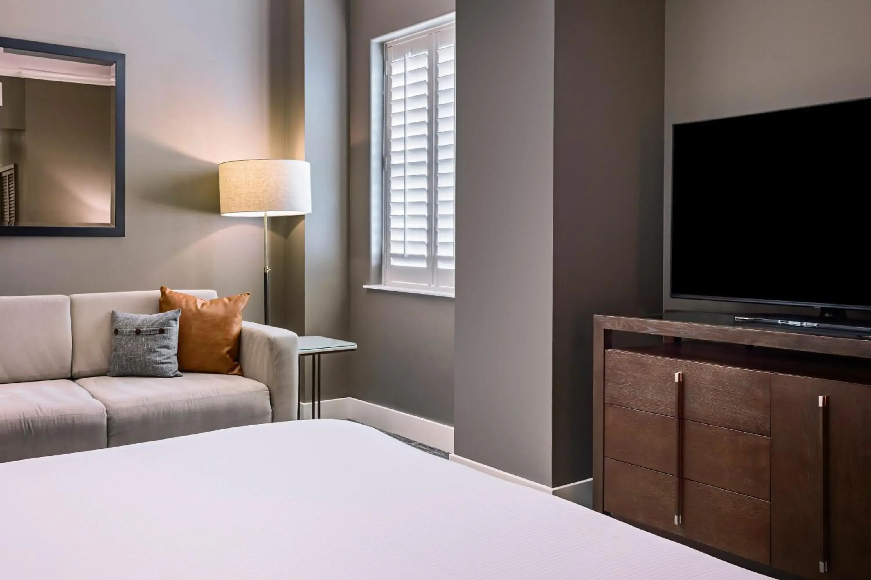 Photo of the whole room, Bed in Ambassador Hotel Oklahoma City, Autograph Collection Photo of the whole room, Bed in Ambassador Hotel Oklahoma City, Autograph Collection