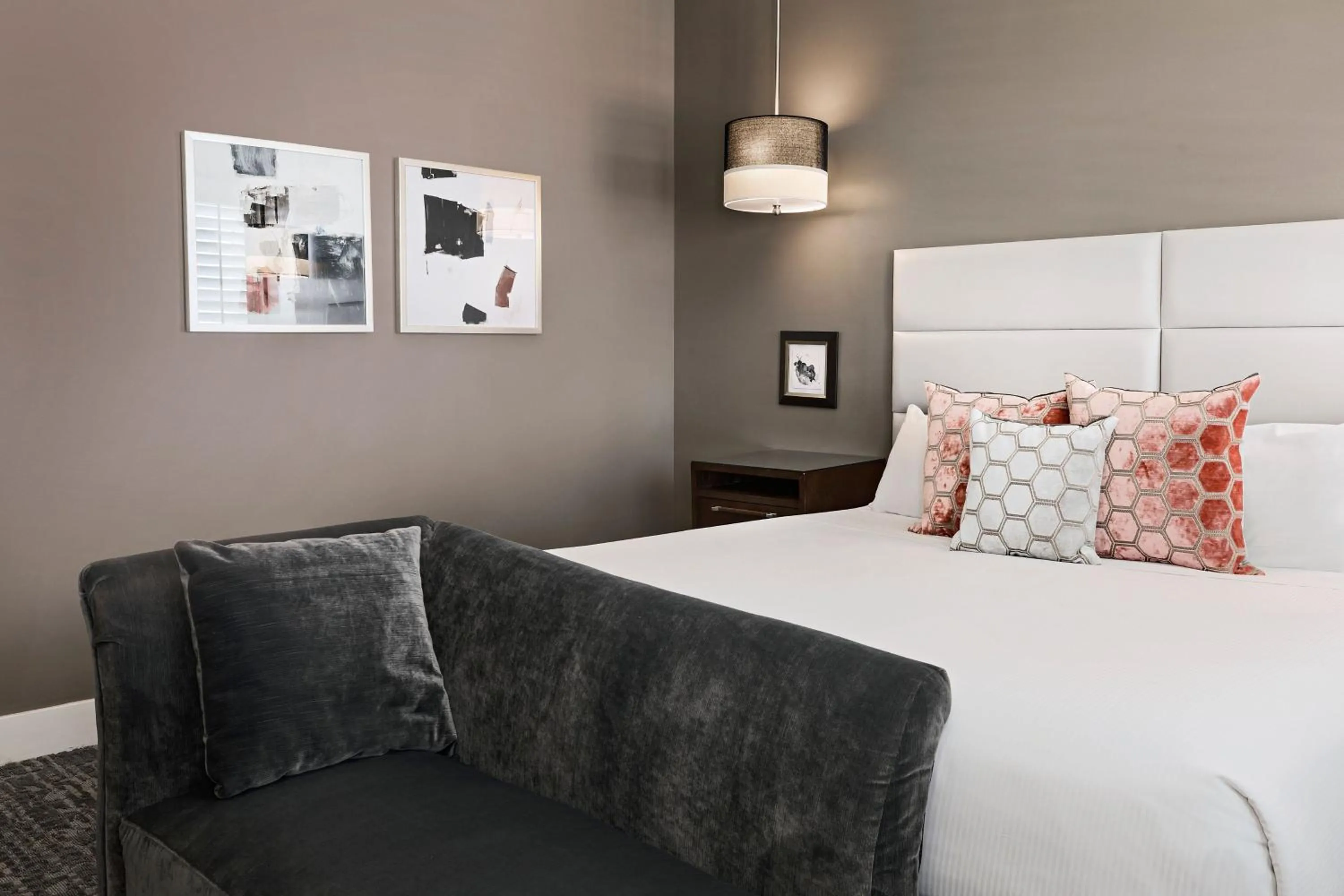 Photo of the whole room, Bed in Ambassador Hotel Oklahoma City, Autograph Collection