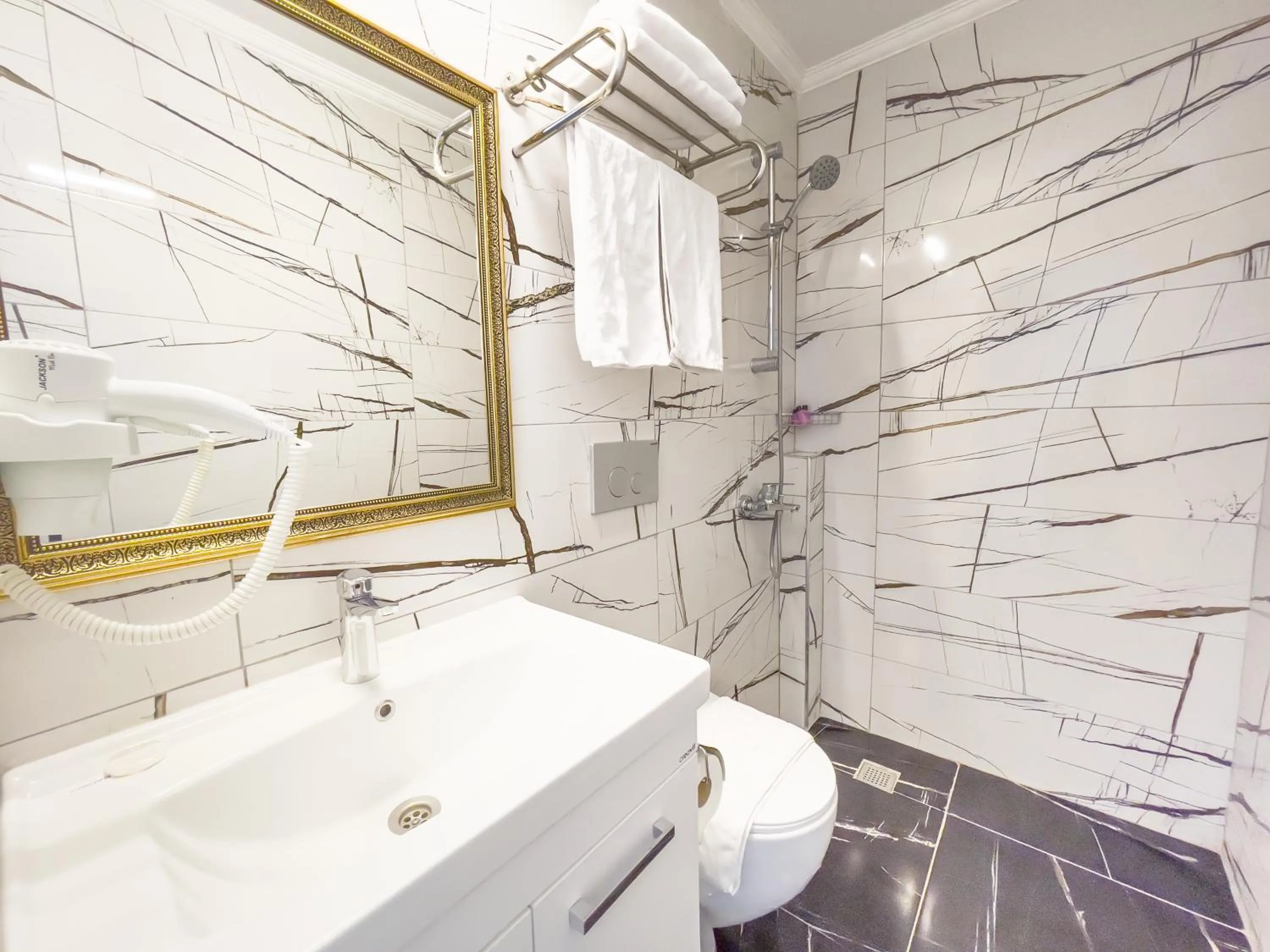 Bathroom in Castle Light Boutique