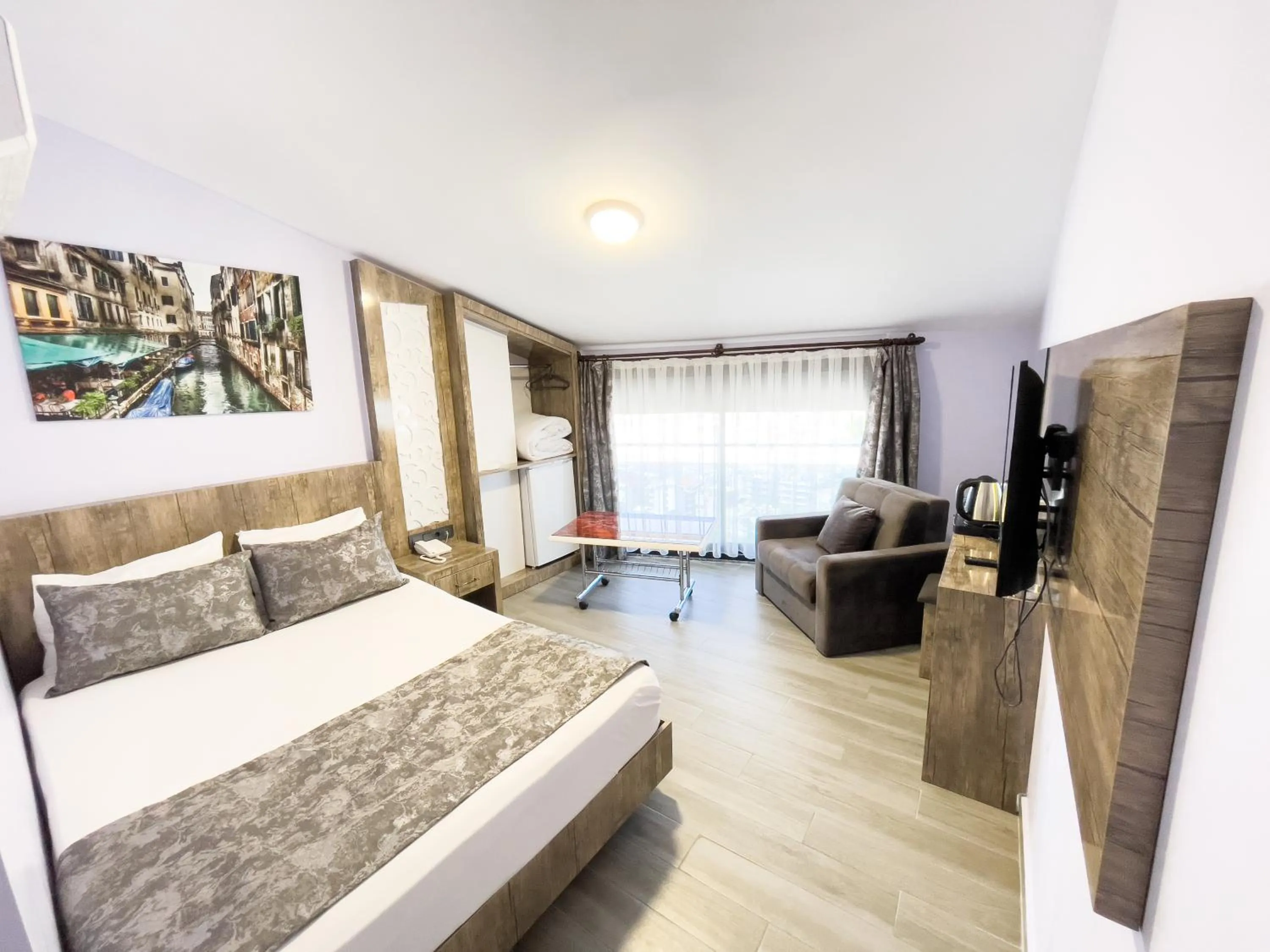 TV and multimedia, Bed in Castle Light Boutique