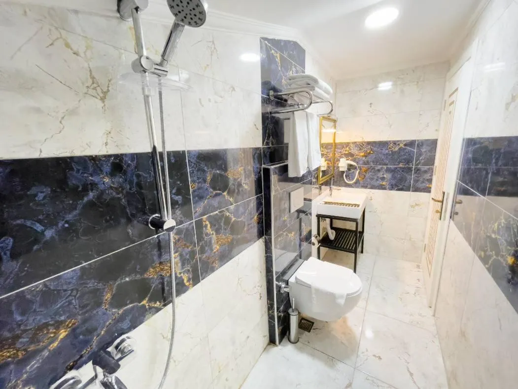 Shower in Castle Light Boutique