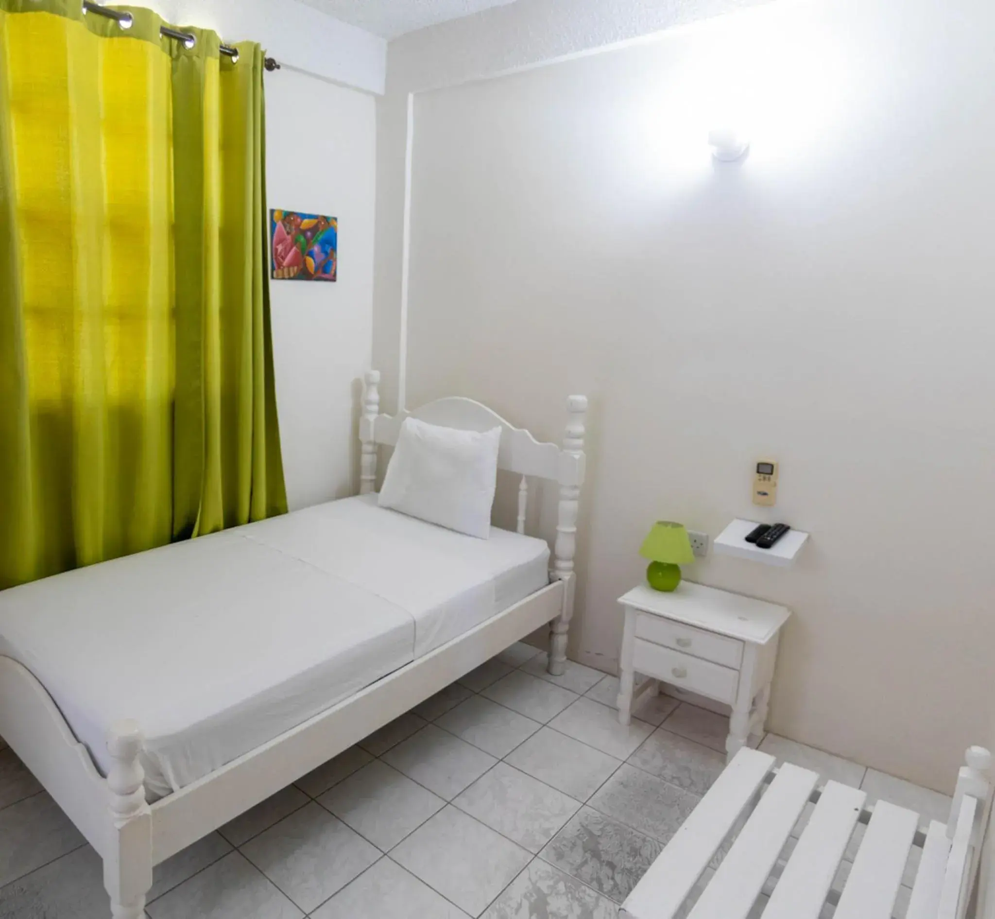 Standard Single Room with Shower - single occupancy in St. James Guesthouse Standard Single Room with Shower - single occupancy in St. James Guesthouse