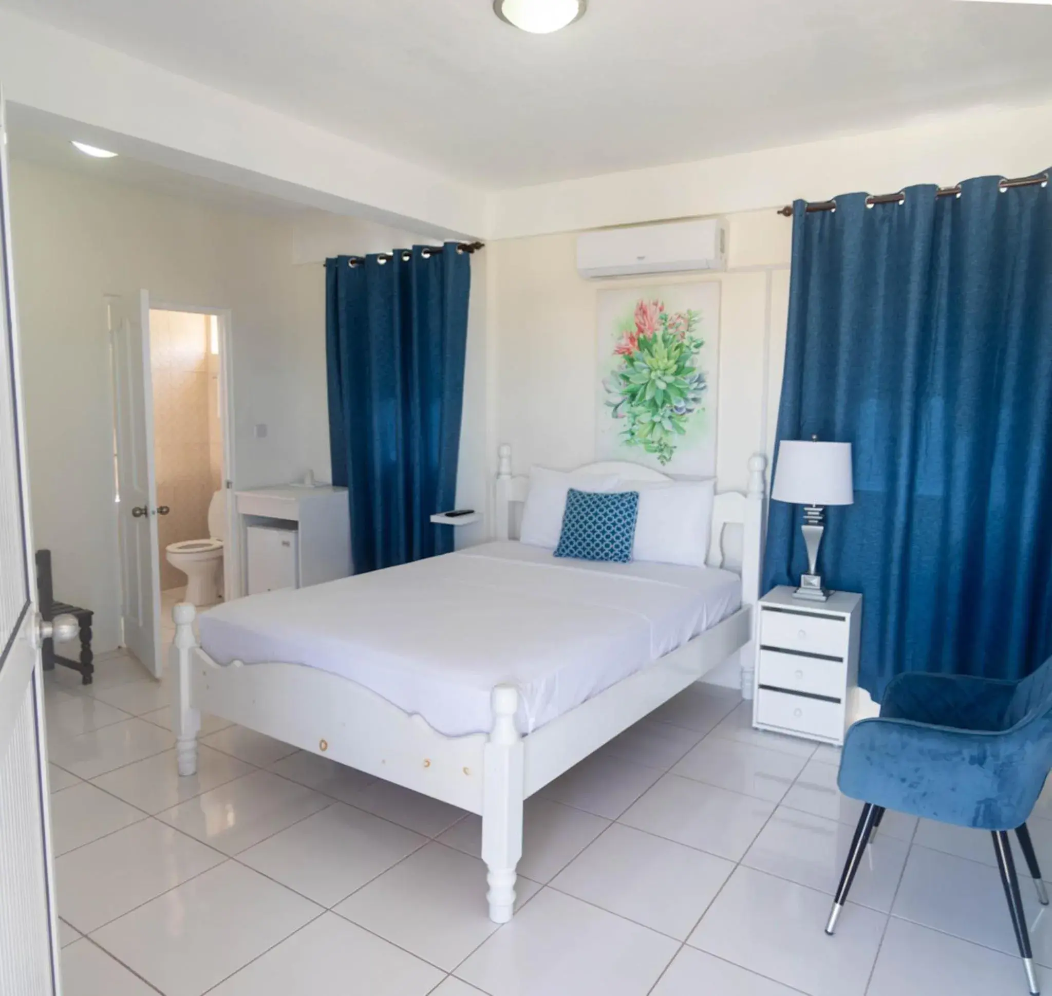 Queen Room with Sea View in St. James Guesthouse Queen Room with Sea View in St. James Guesthouse