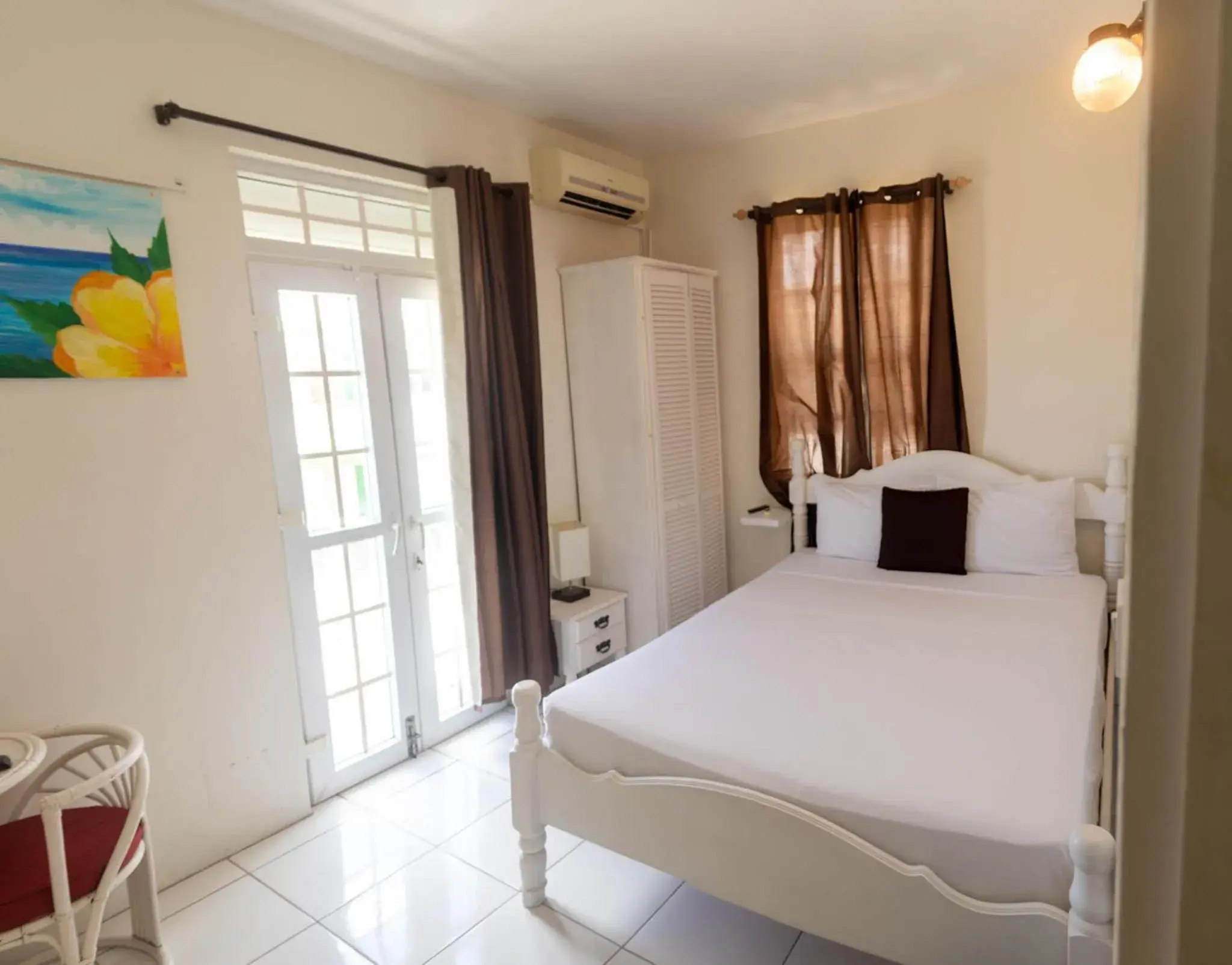 Double Room with Sea View in St. James Guesthouse Double Room with Sea View in St. James Guesthouse