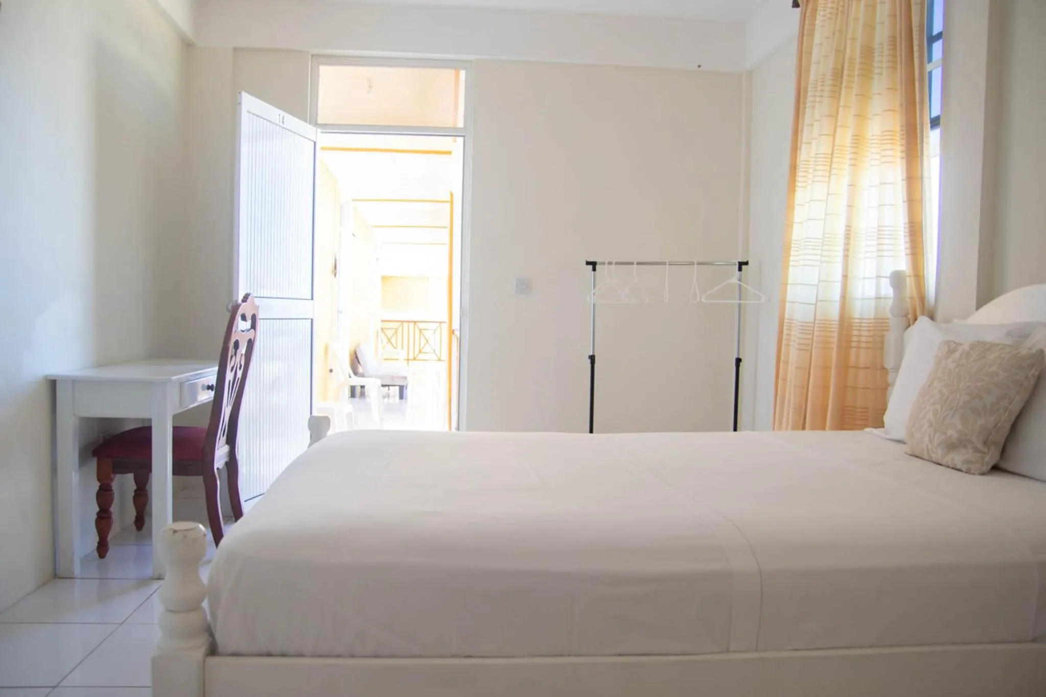 Restaurant/places to eat, Bed in St. James Guesthouse