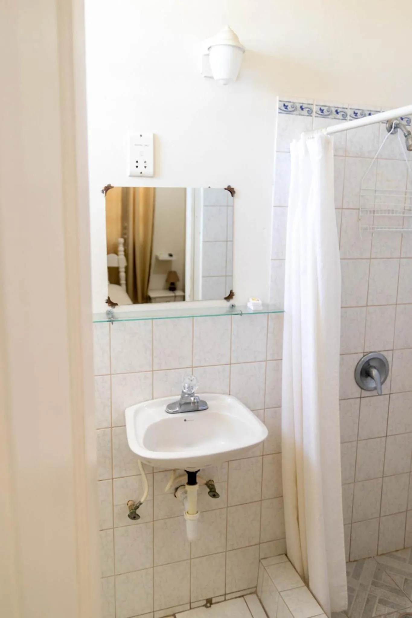 Shower in St. James Guesthouse