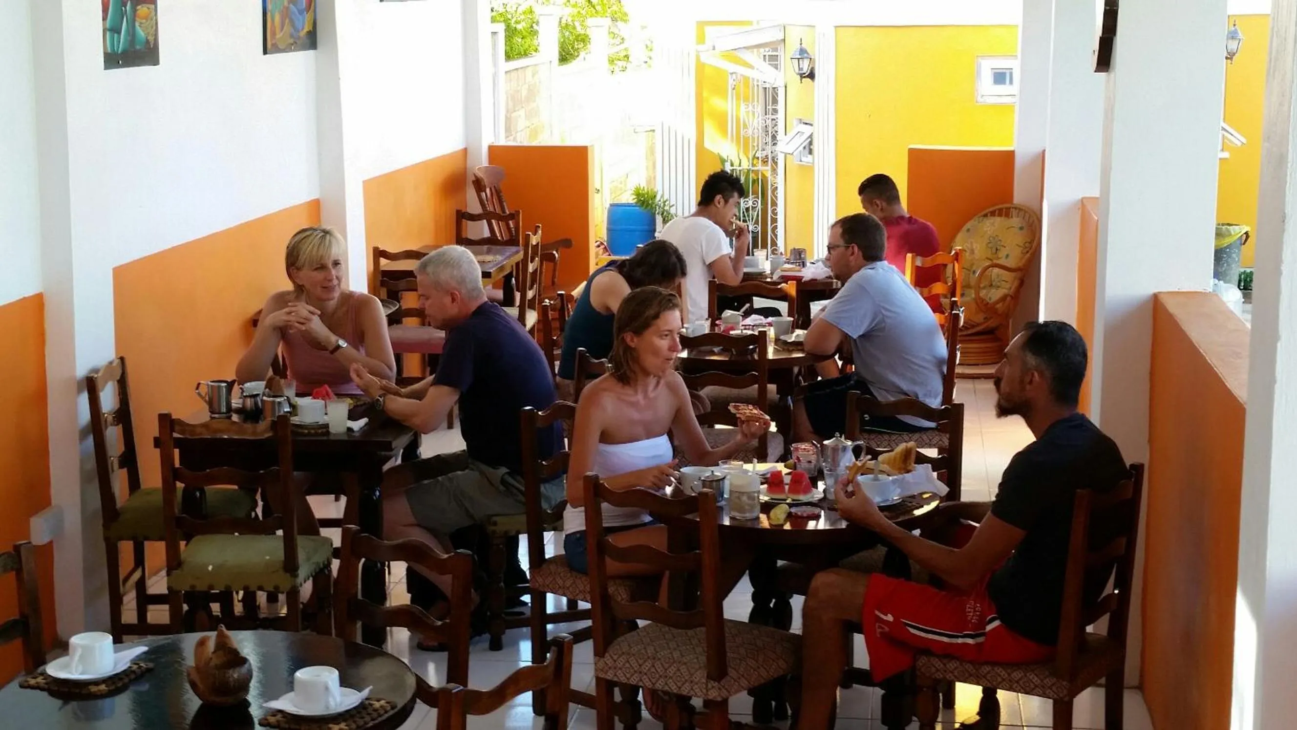 Restaurant/places to eat in St. James Guesthouse