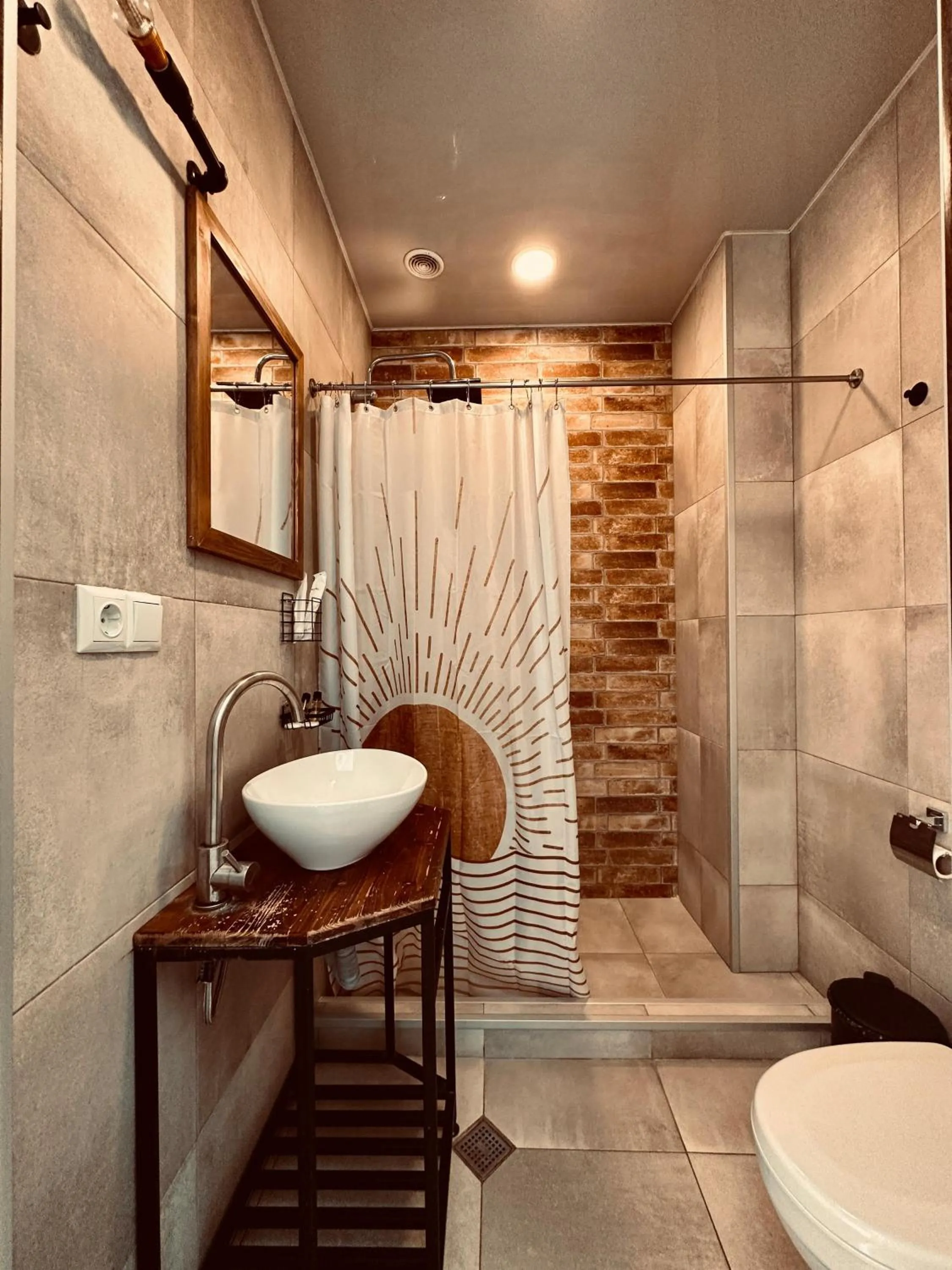 Shower in Hotel Boutique George