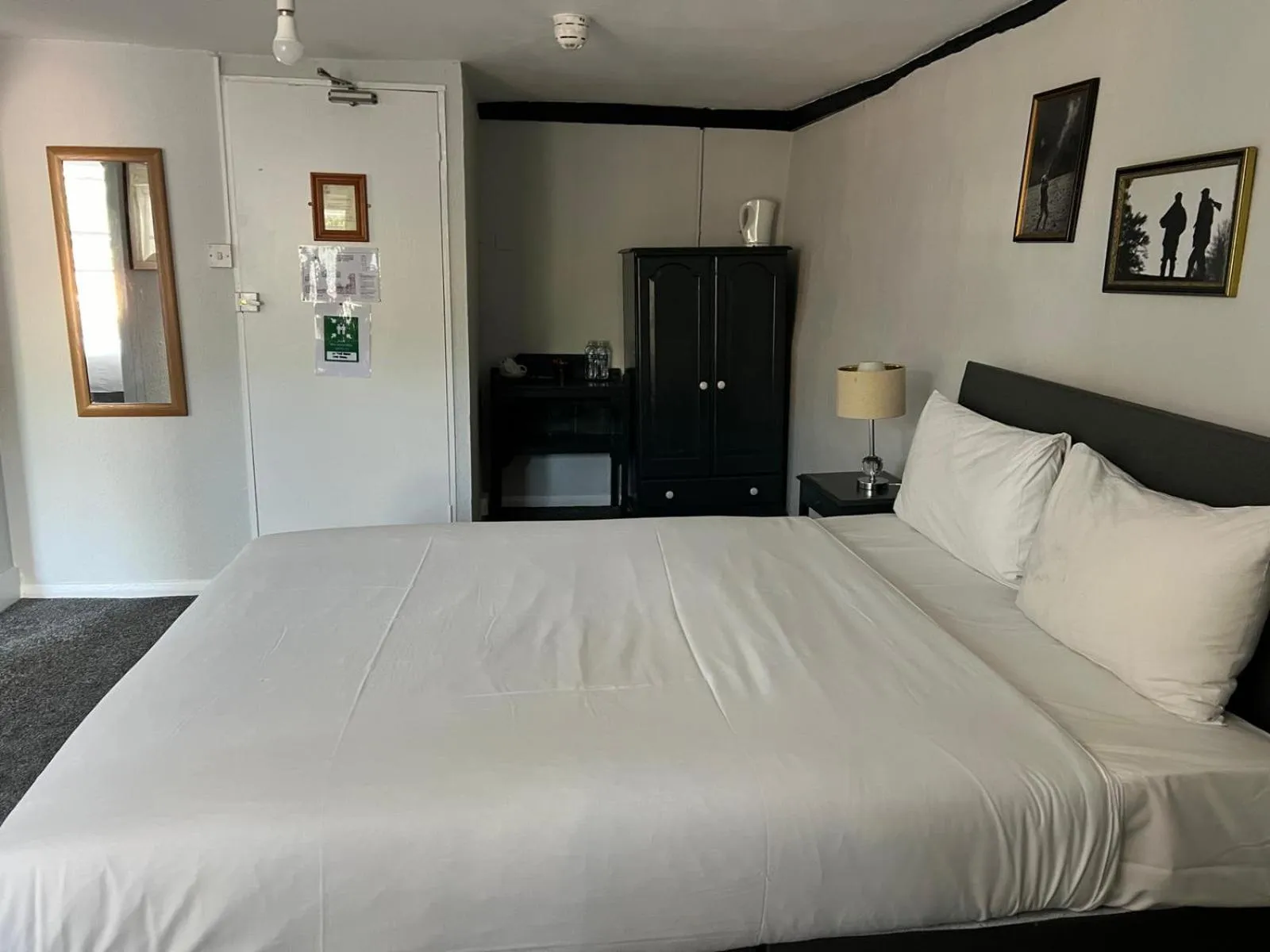 Bed in George & Dragon Hotel