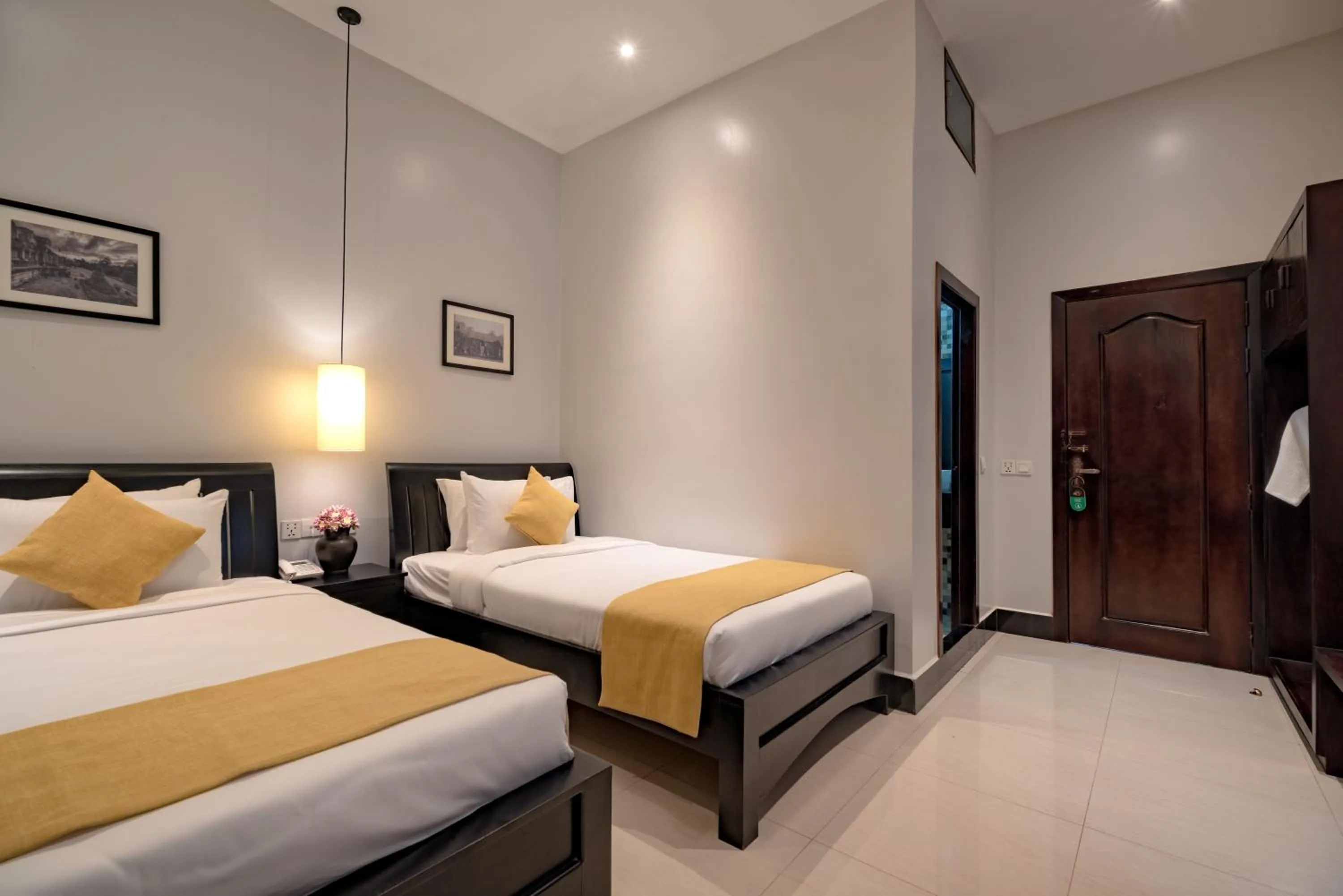 Photo of the whole room, Bed in Grange