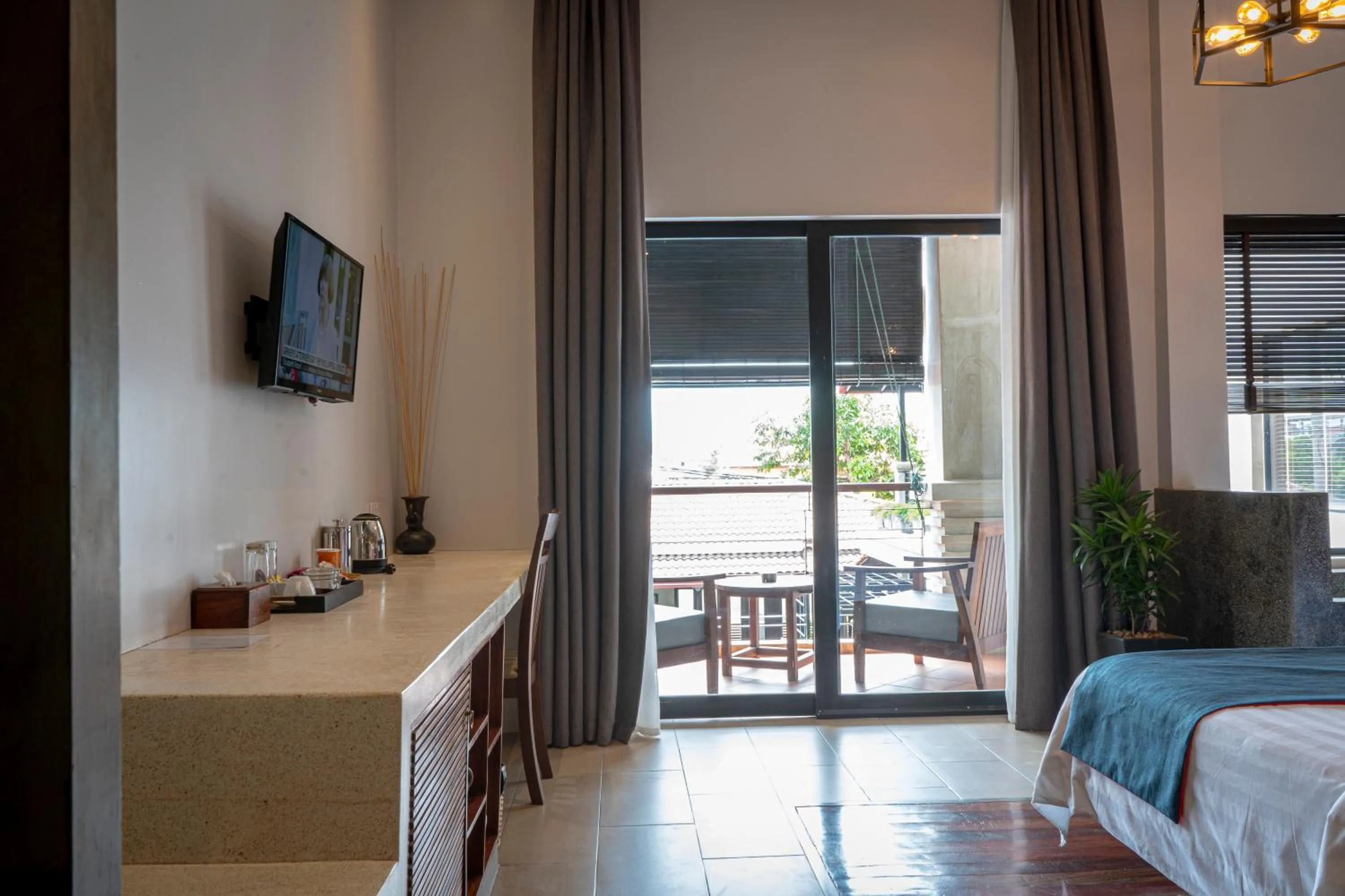 Pool view, Bed in Grange