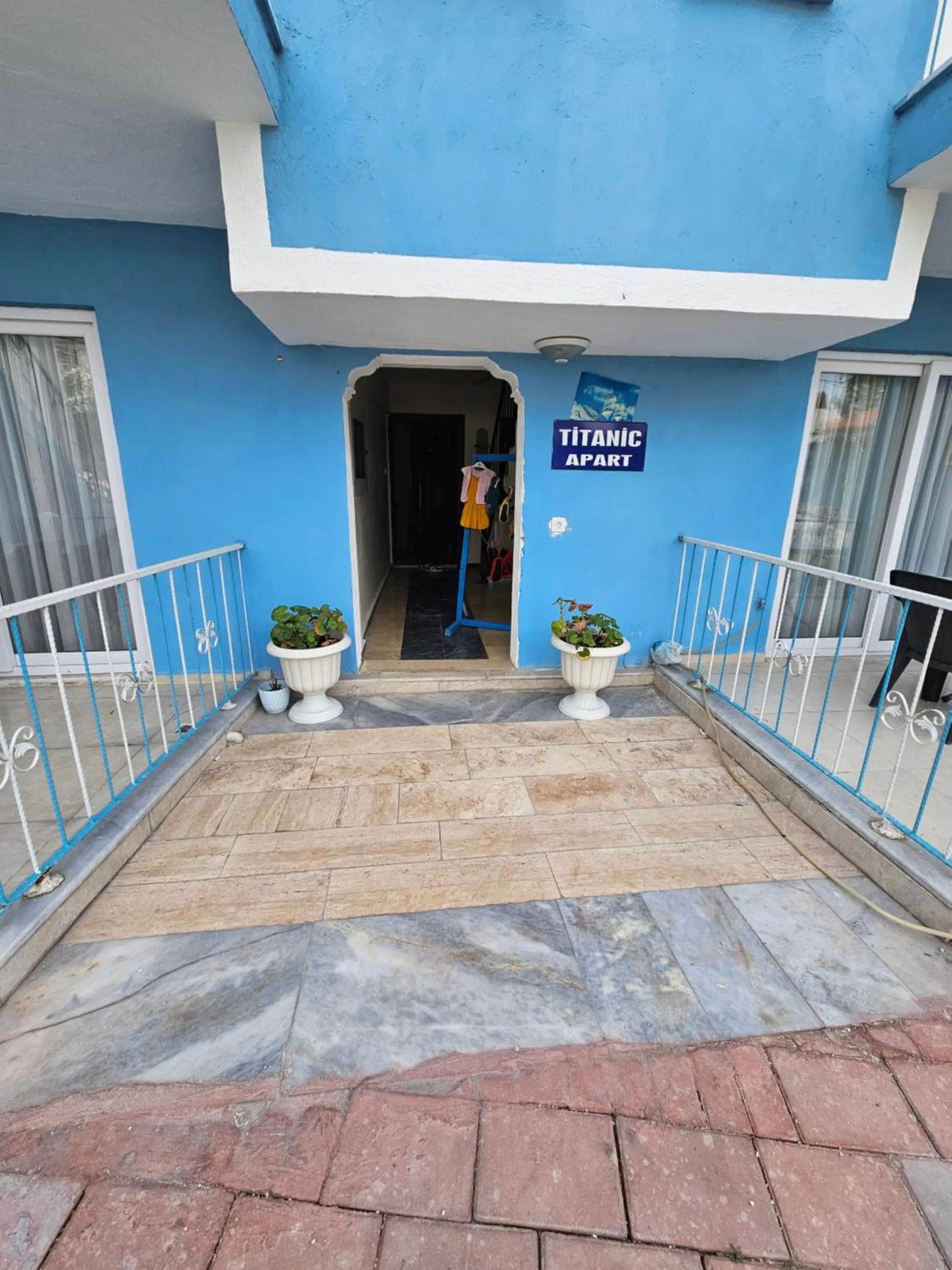 Facade/entrance in The Titanic House