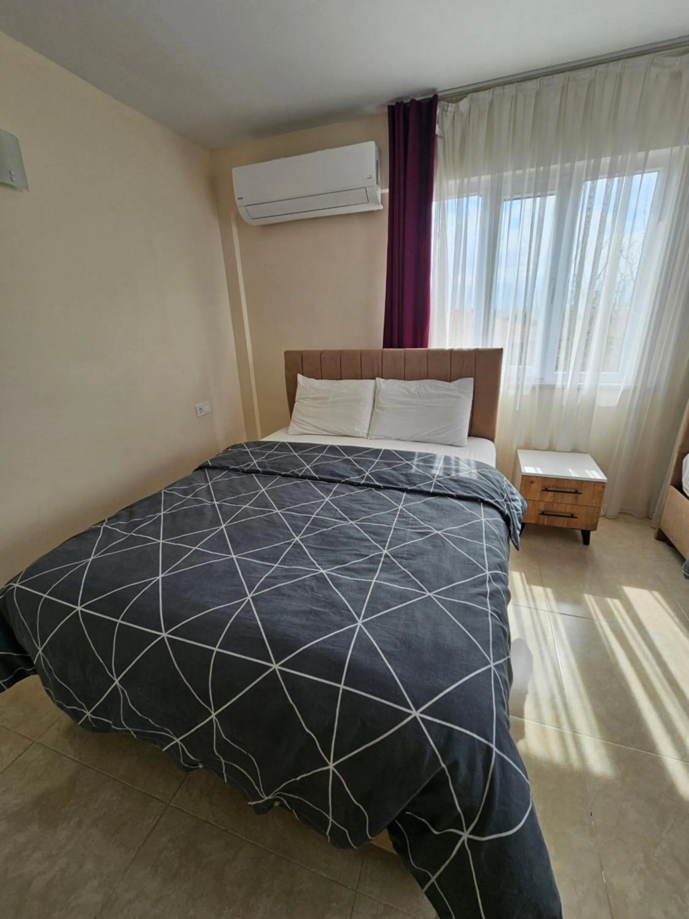 Bedroom, Bed in The Titanic House