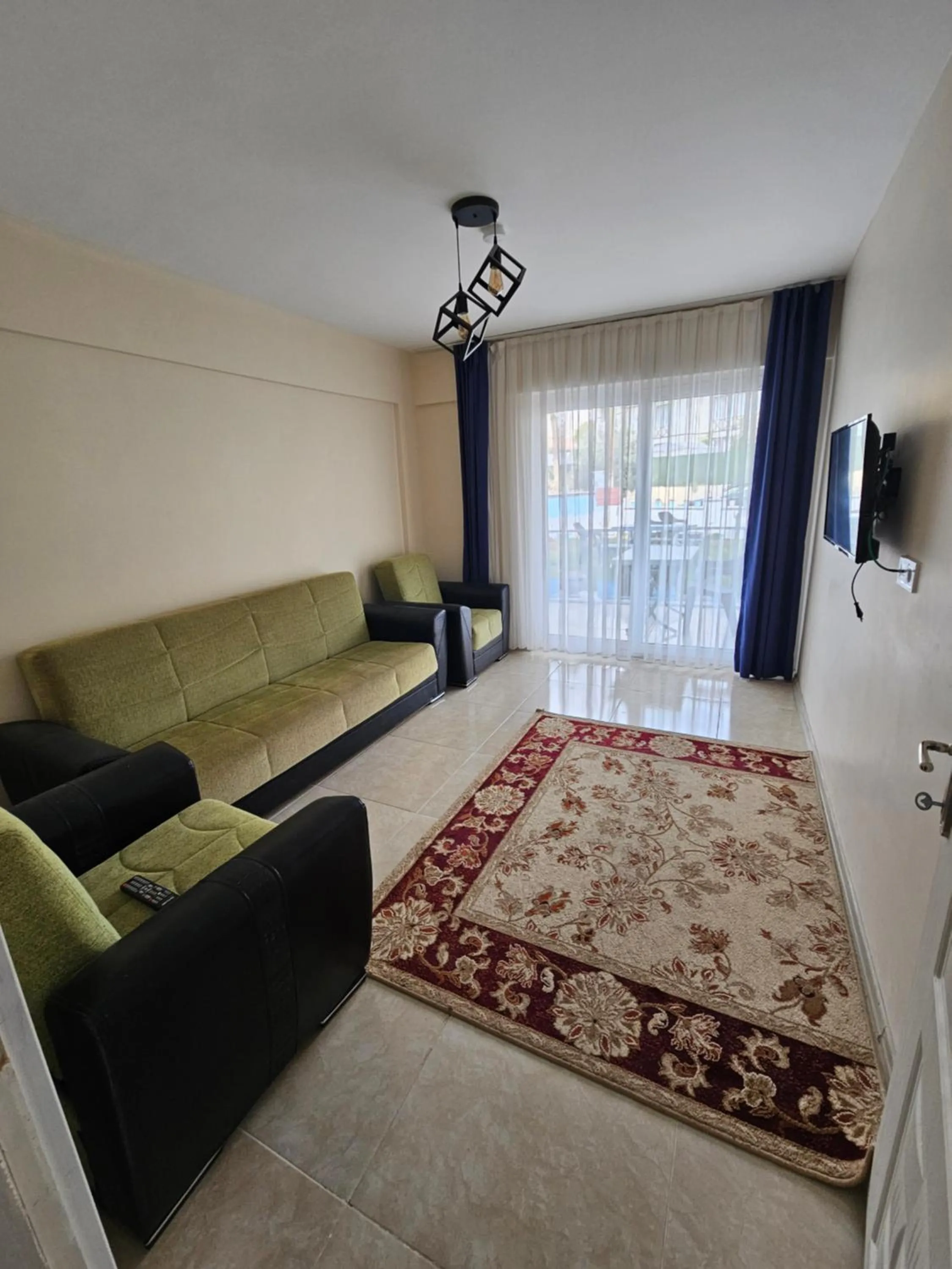 Living room, Bed in The Titanic House