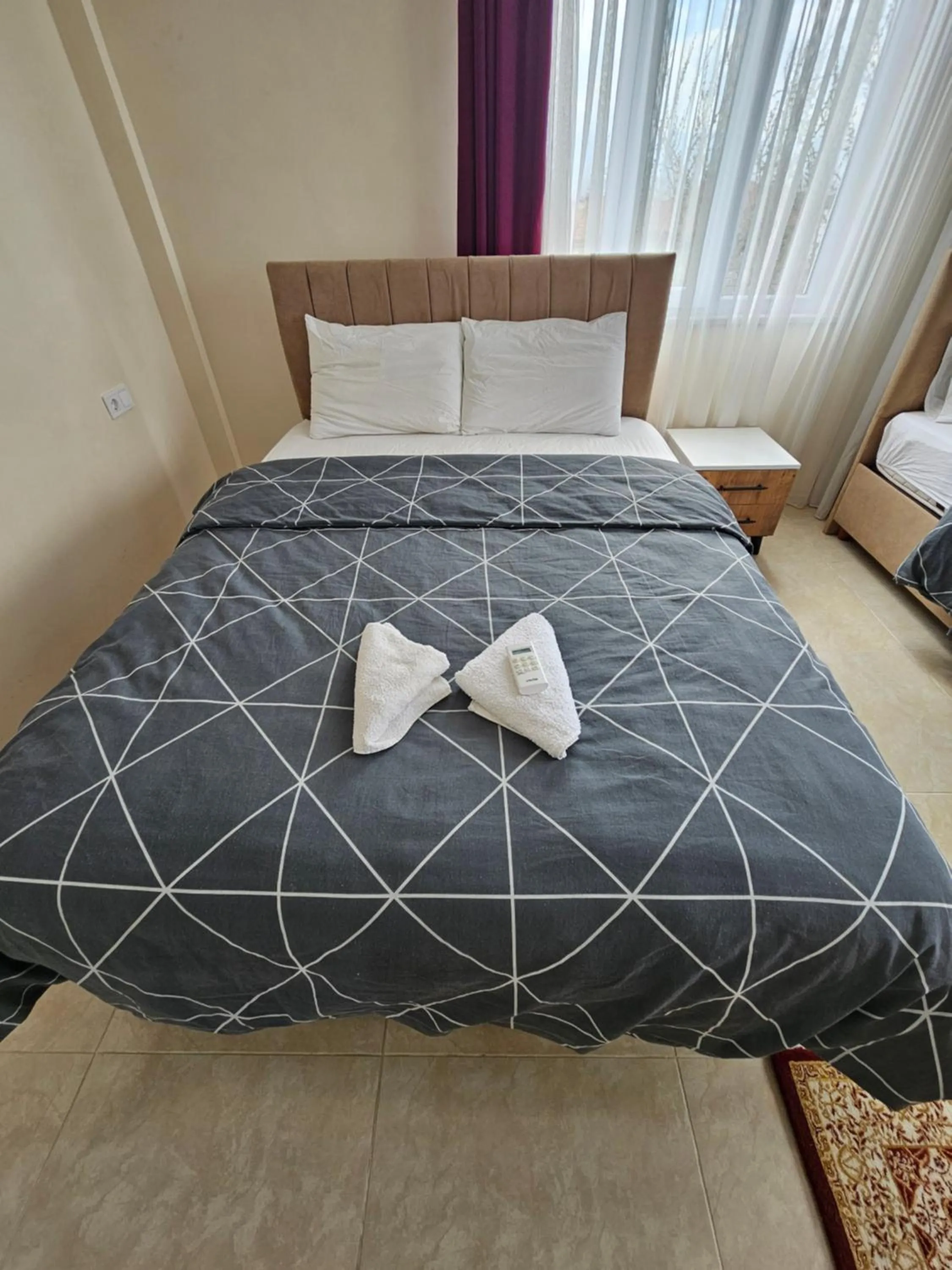 Bedroom, Bed in The Titanic House