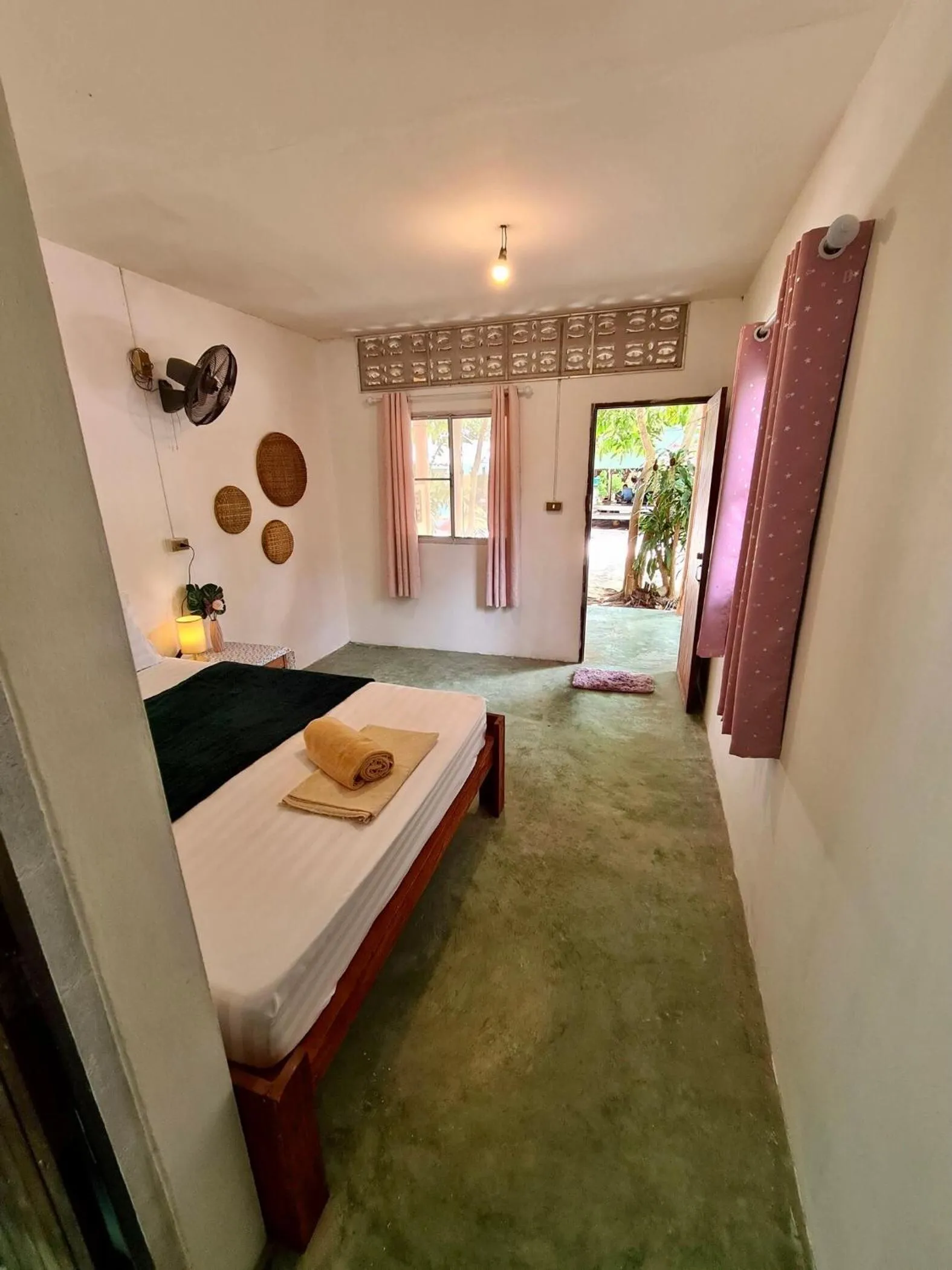 Bed in Phangan Villa Bungalows
