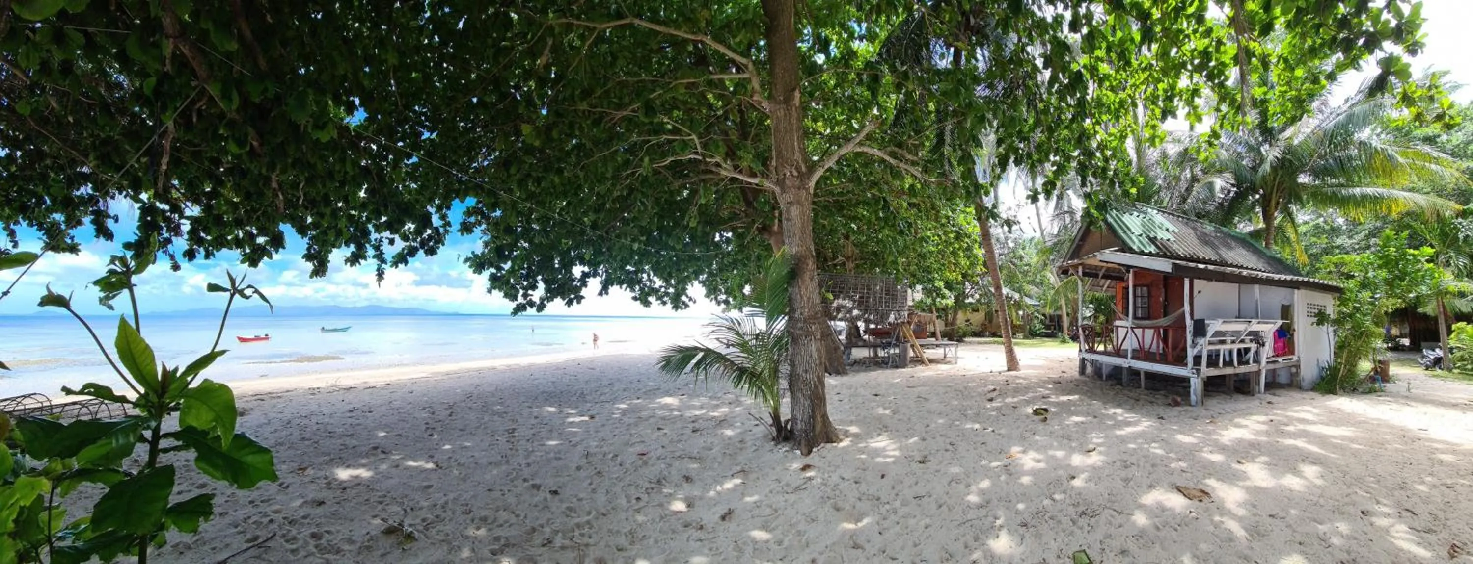 Beach in Phangan Villa Bungalows