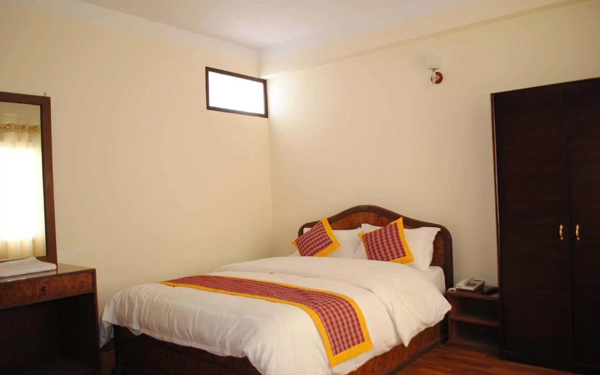 Bedroom, Bed in Avalon House