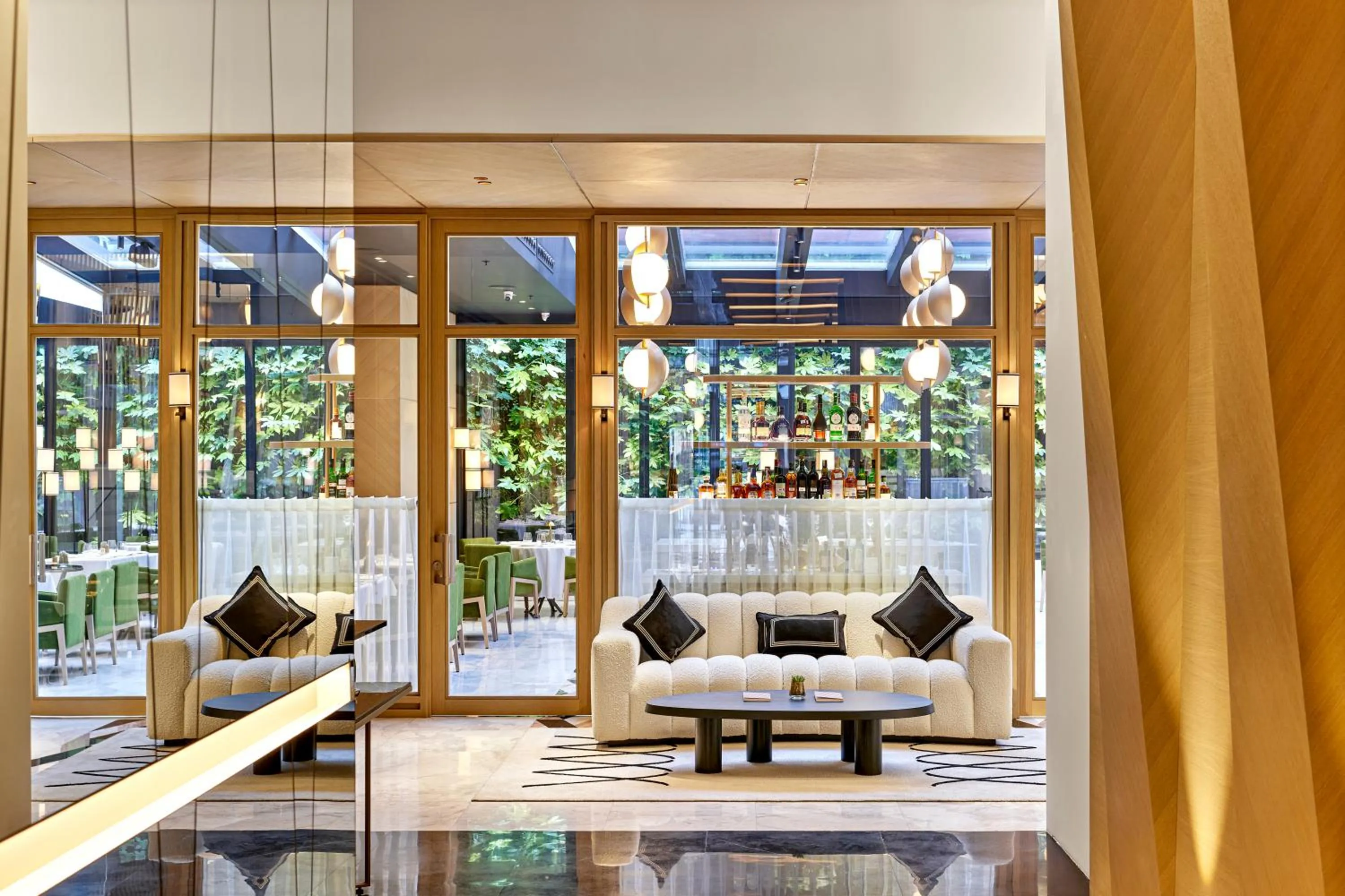 Restaurant/places to eat in Vakko Hotel and Residence