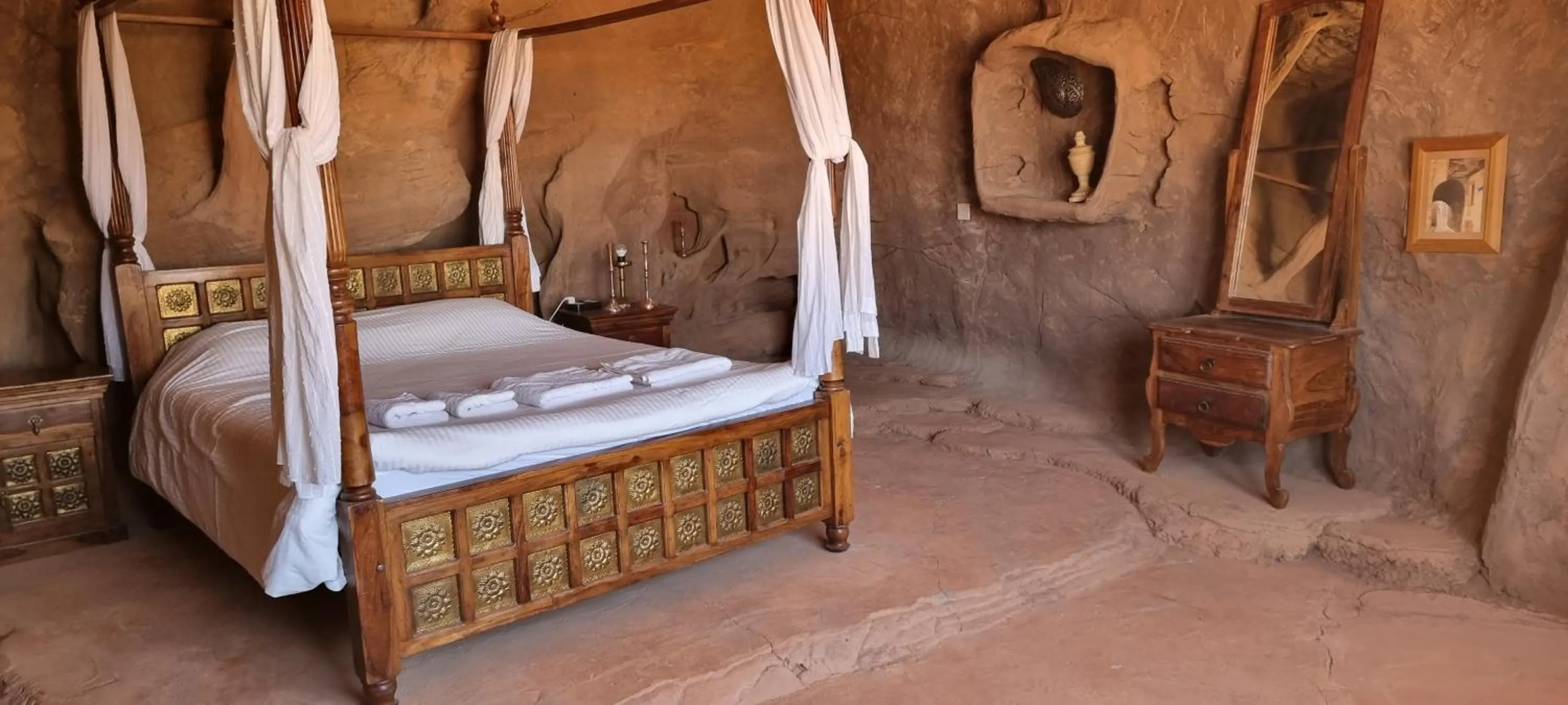 Bed in Obeid's Bedouin Life Camp