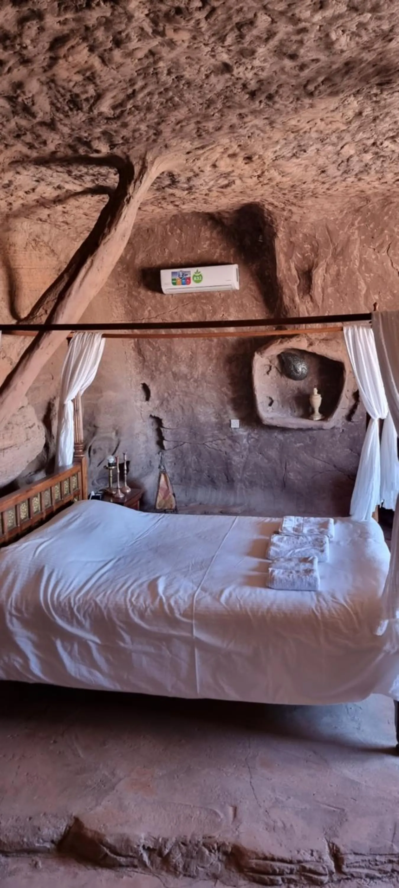 Bed in Obeid's Bedouin Life Camp