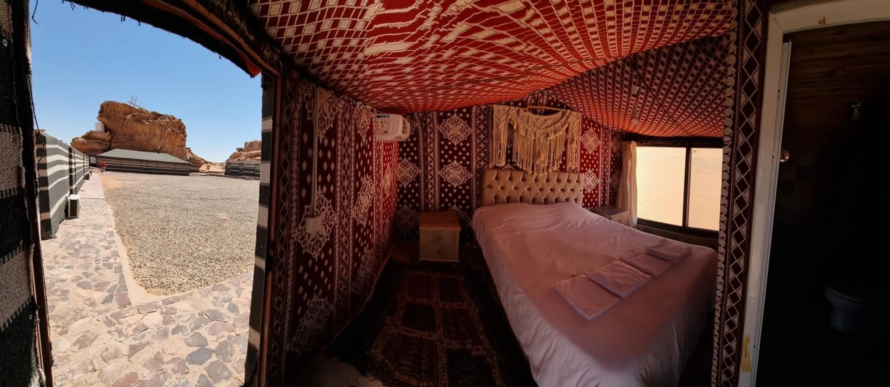 Bed in Obeid's Bedouin Life Camp