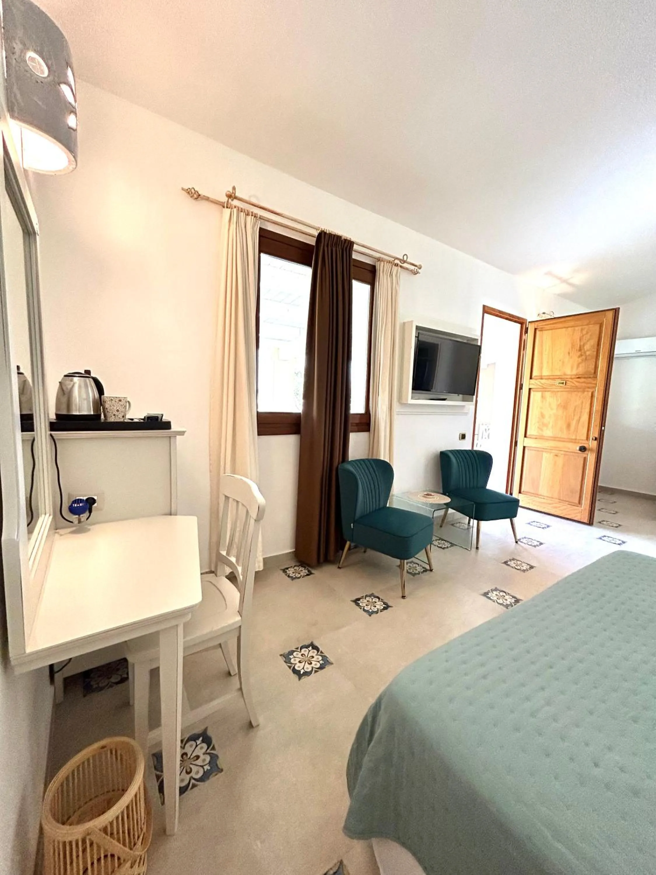 View (from property/room), Bed in Villa Cavalieri Country Hotel