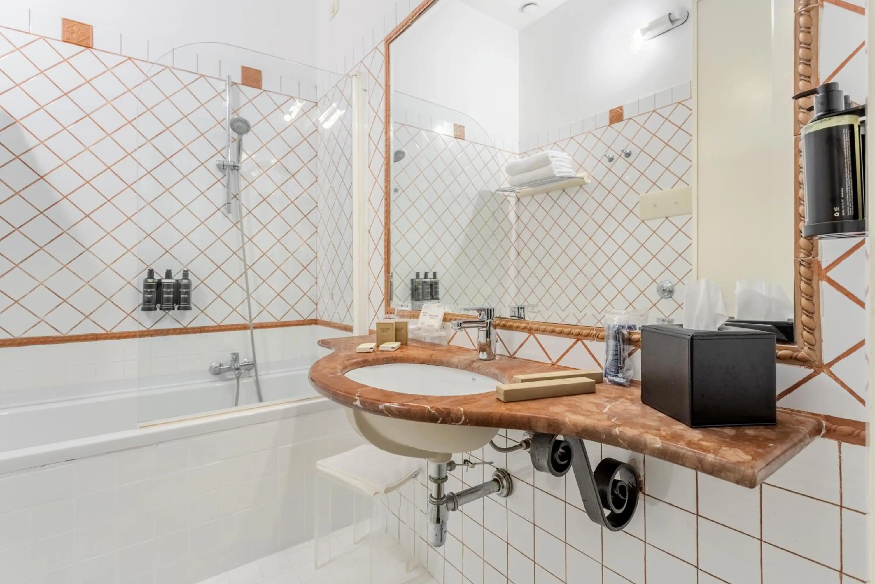 Bathroom in Eurostars Centrale Palace Hotel