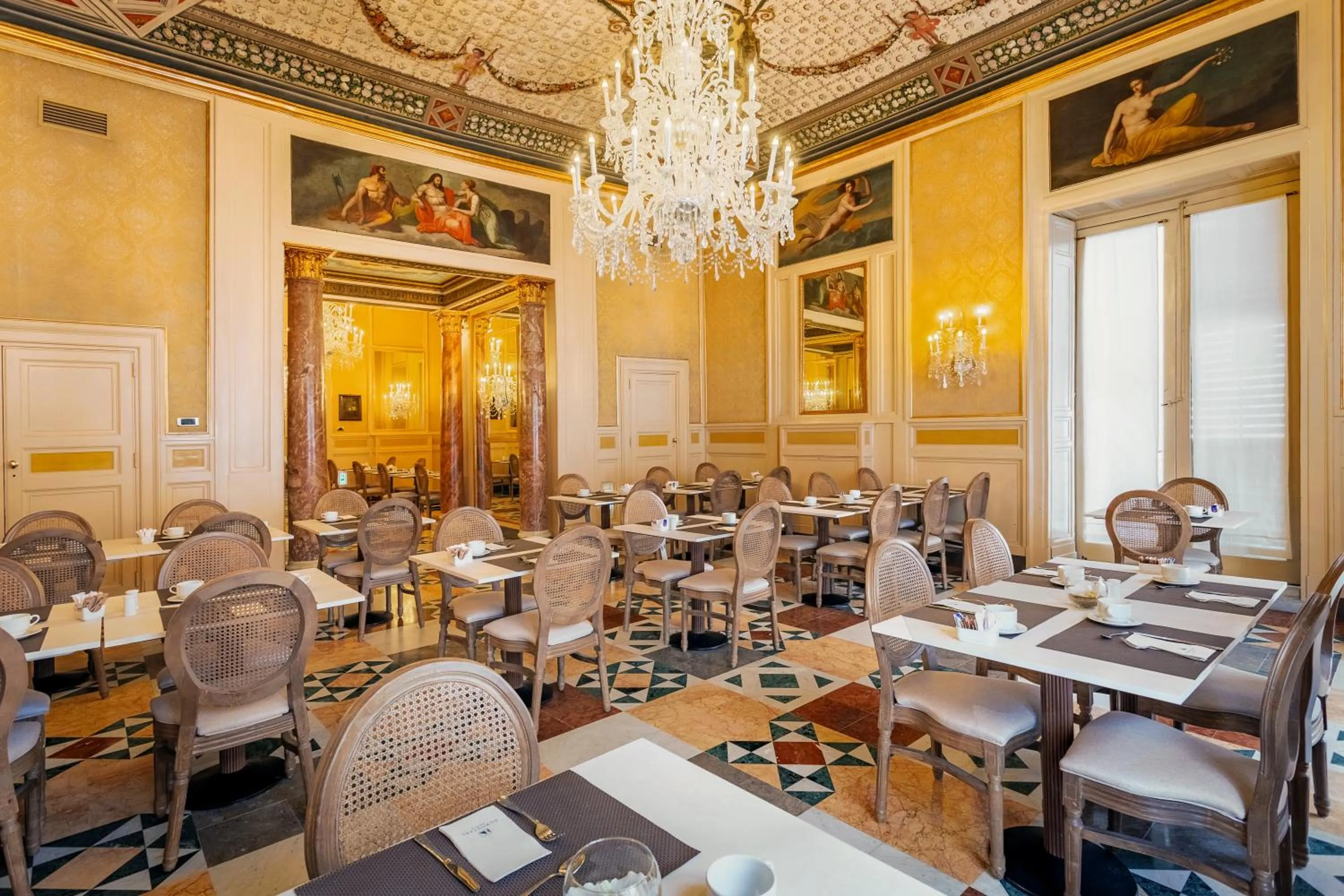Restaurant/places to eat in Eurostars Centrale Palace Hotel
