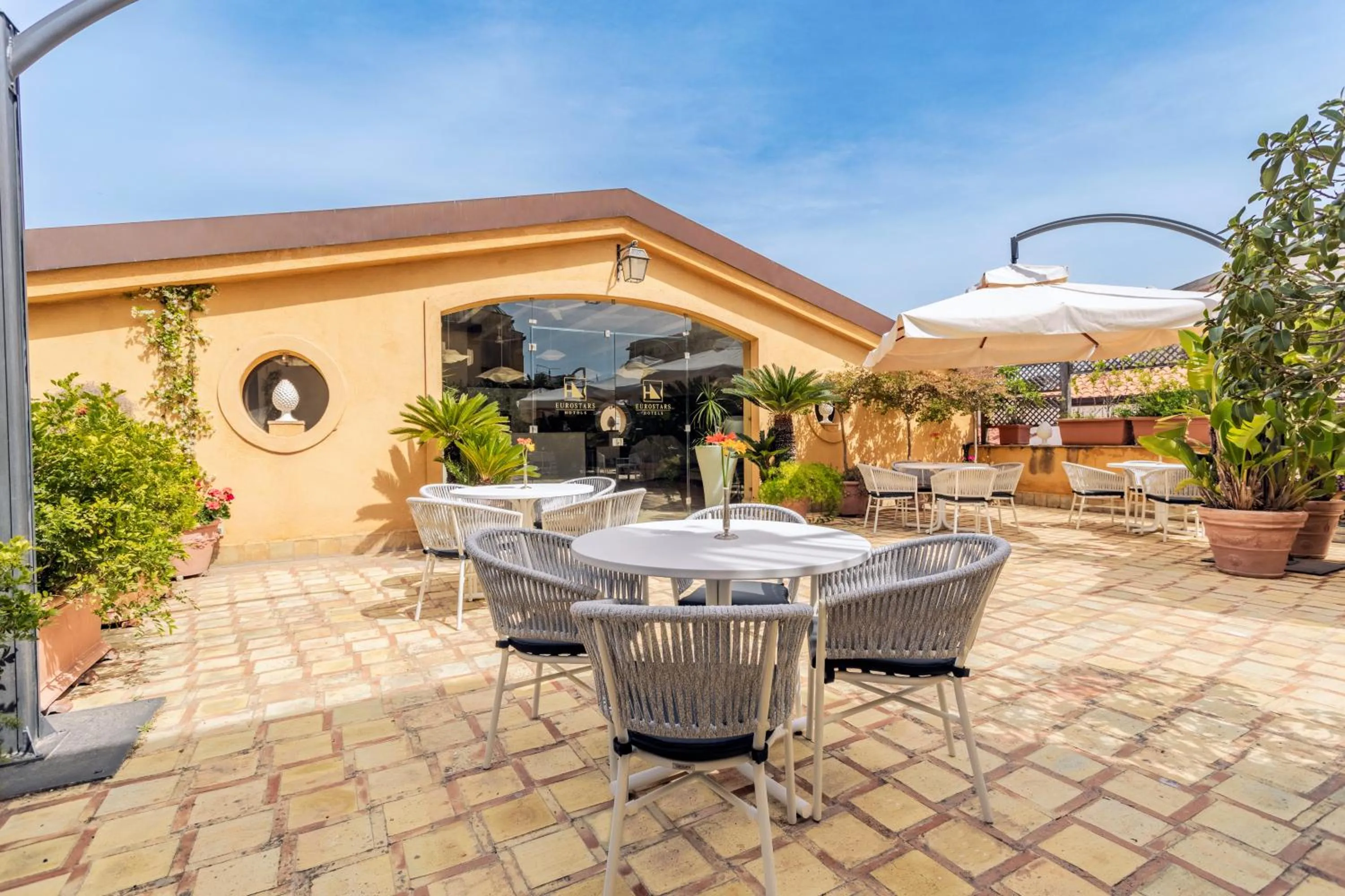 Property building in Eurostars Centrale Palace Hotel