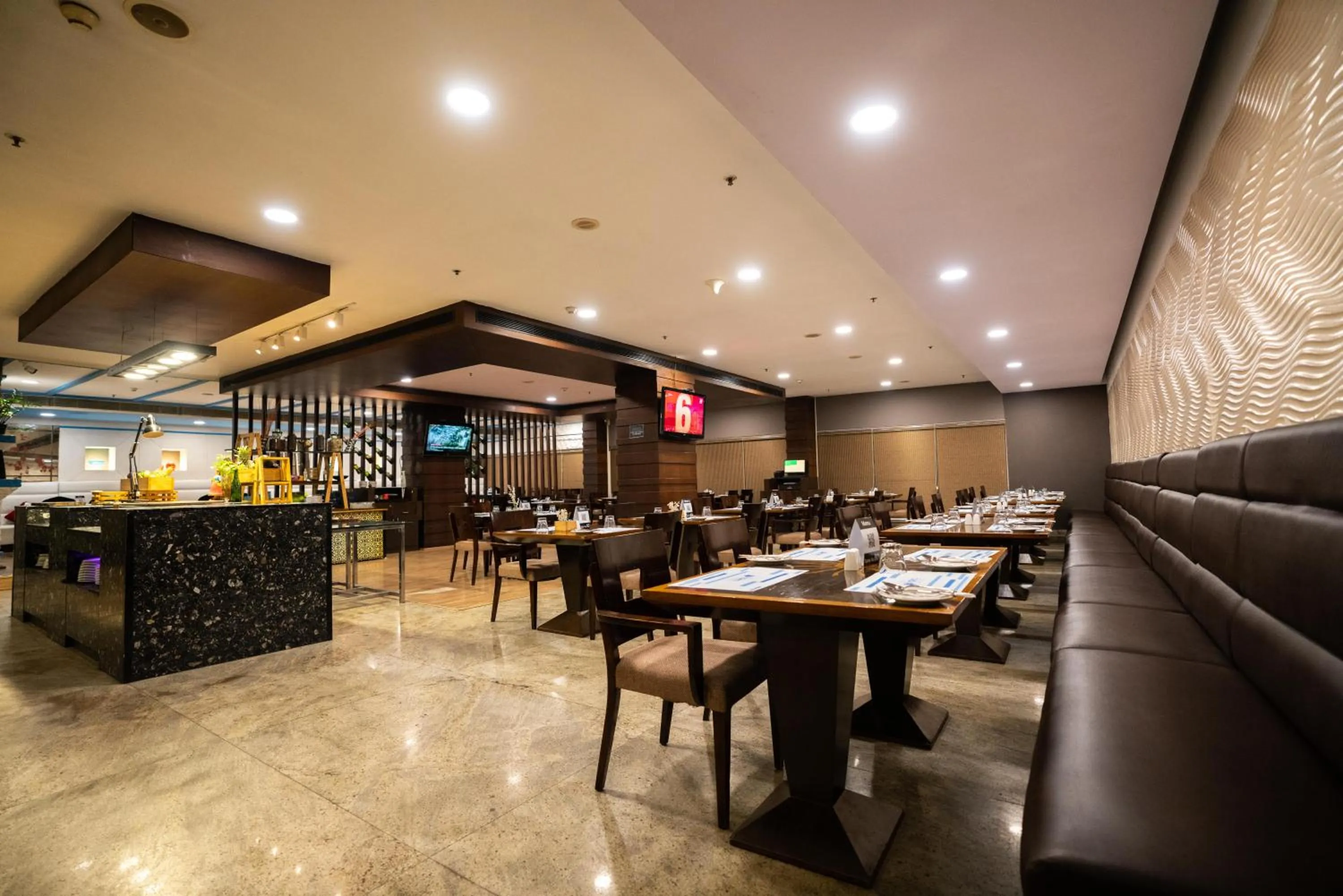 Restaurant/places to eat in Hotel Halez