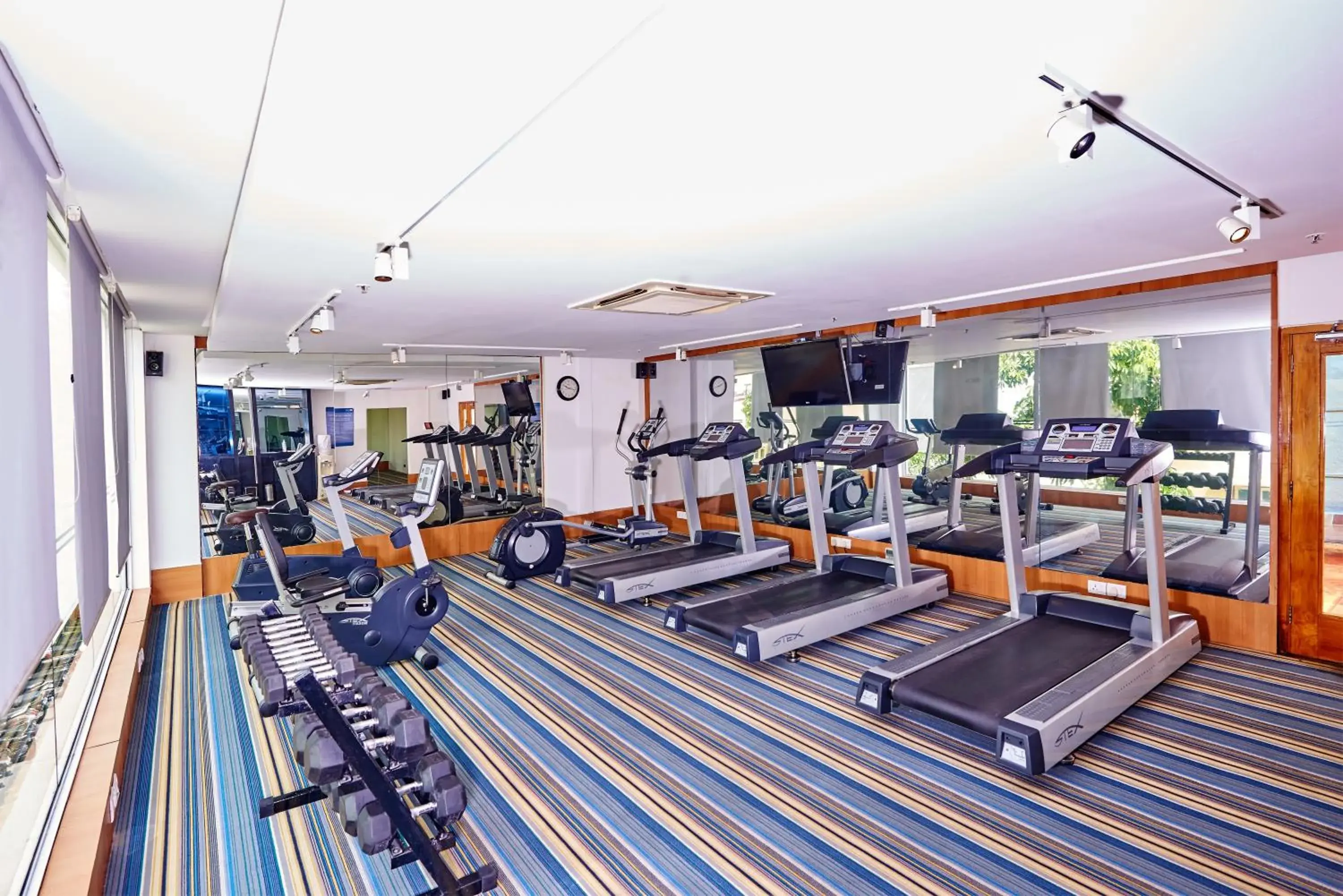 Fitness centre/facilities in Hotel Halez Fitness centre/facilities in Hotel Halez