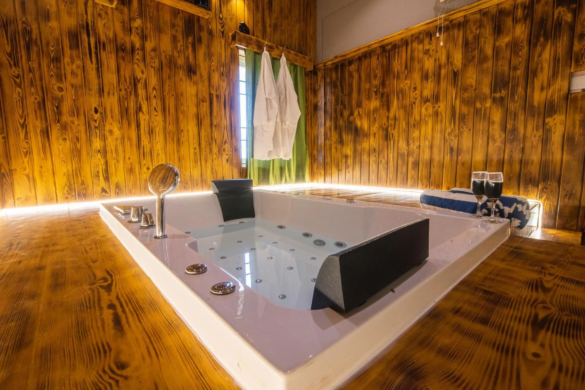 Spa and wellness centre/facilities in Cheerful 2-bedroom near Auro Beach