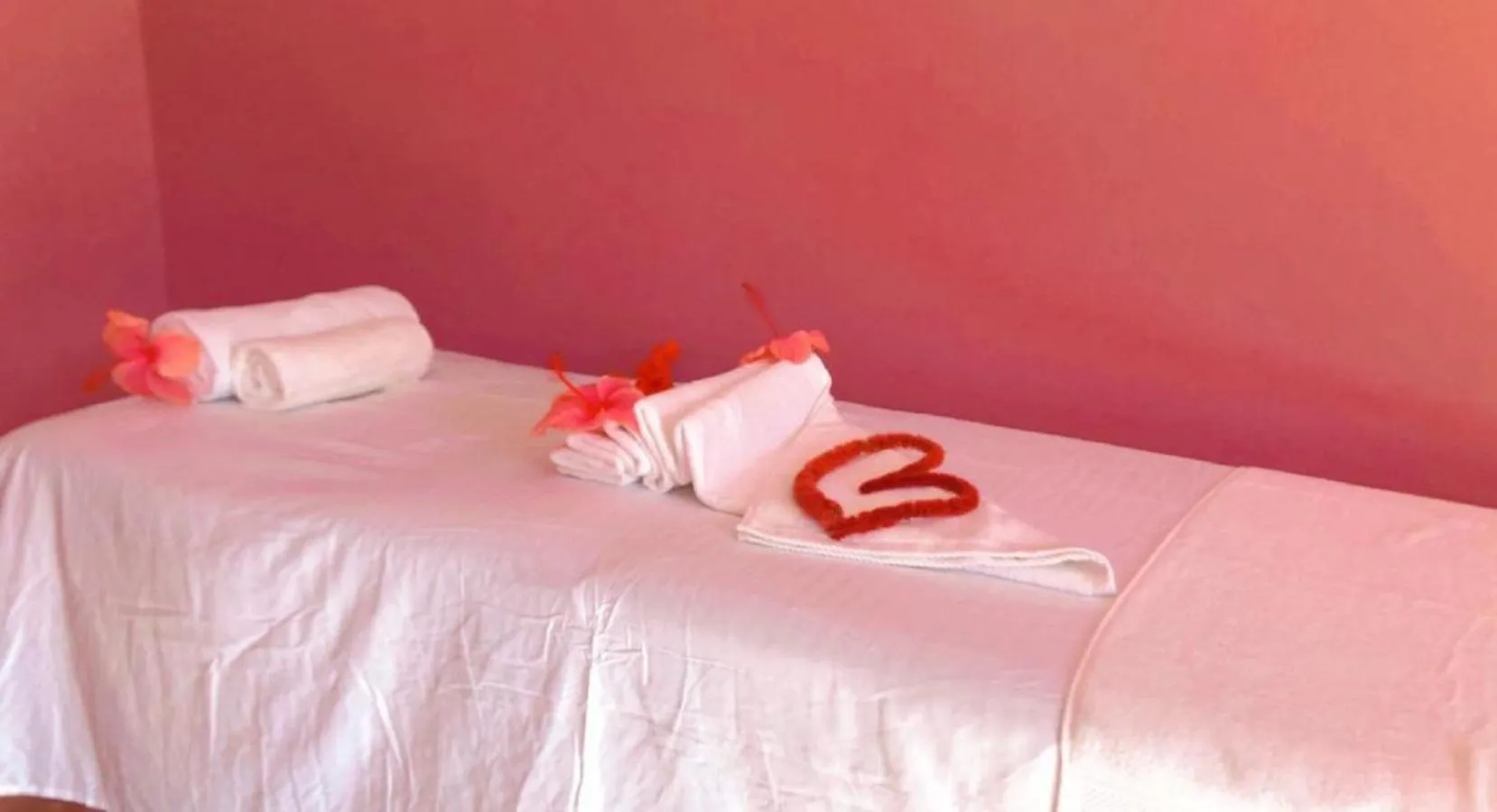 Spa and wellness centre/facilities, Bed in Jabali Bungalows Lodge