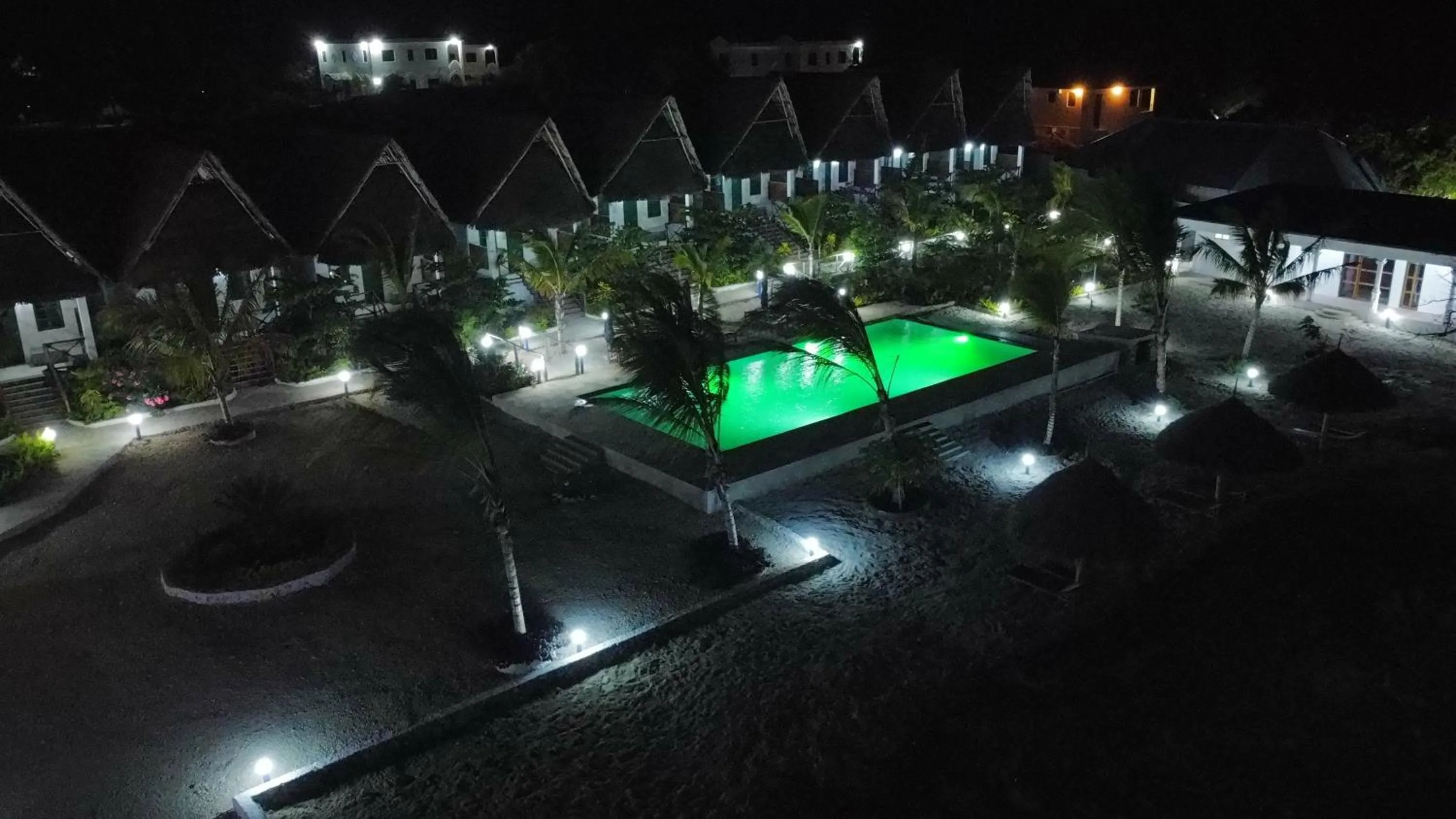 Night in Jabali Bungalows Lodge