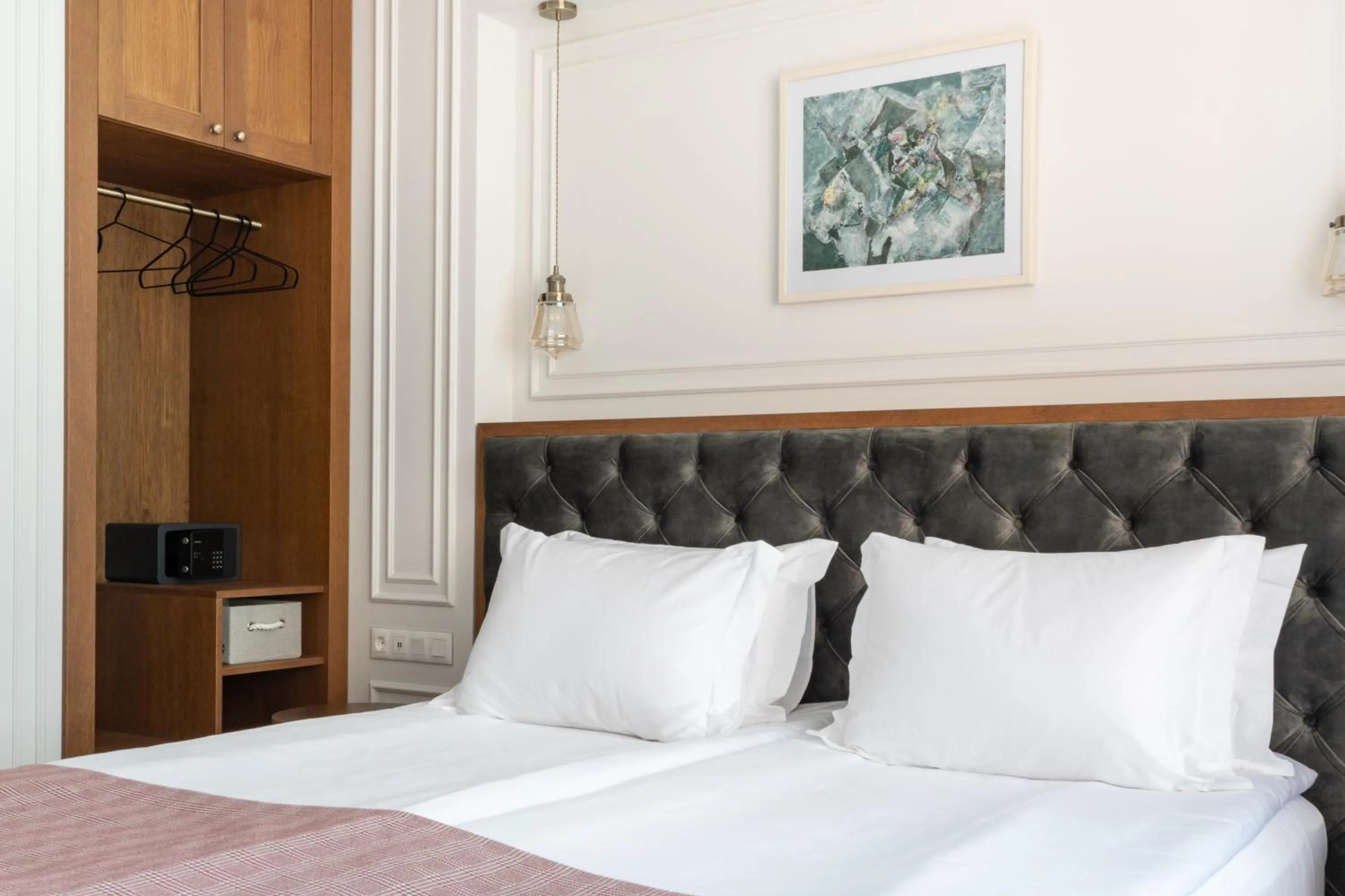 Bed in Villa Flavia Heritage Boutique Hotel