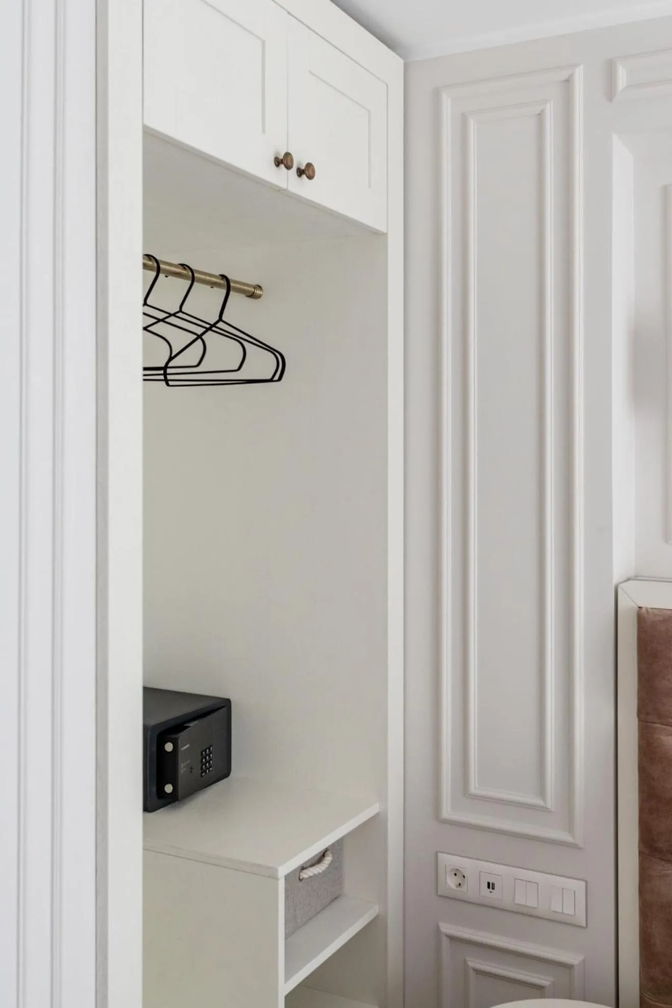 wardrobe in Villa Flavia Heritage Boutique Hotel