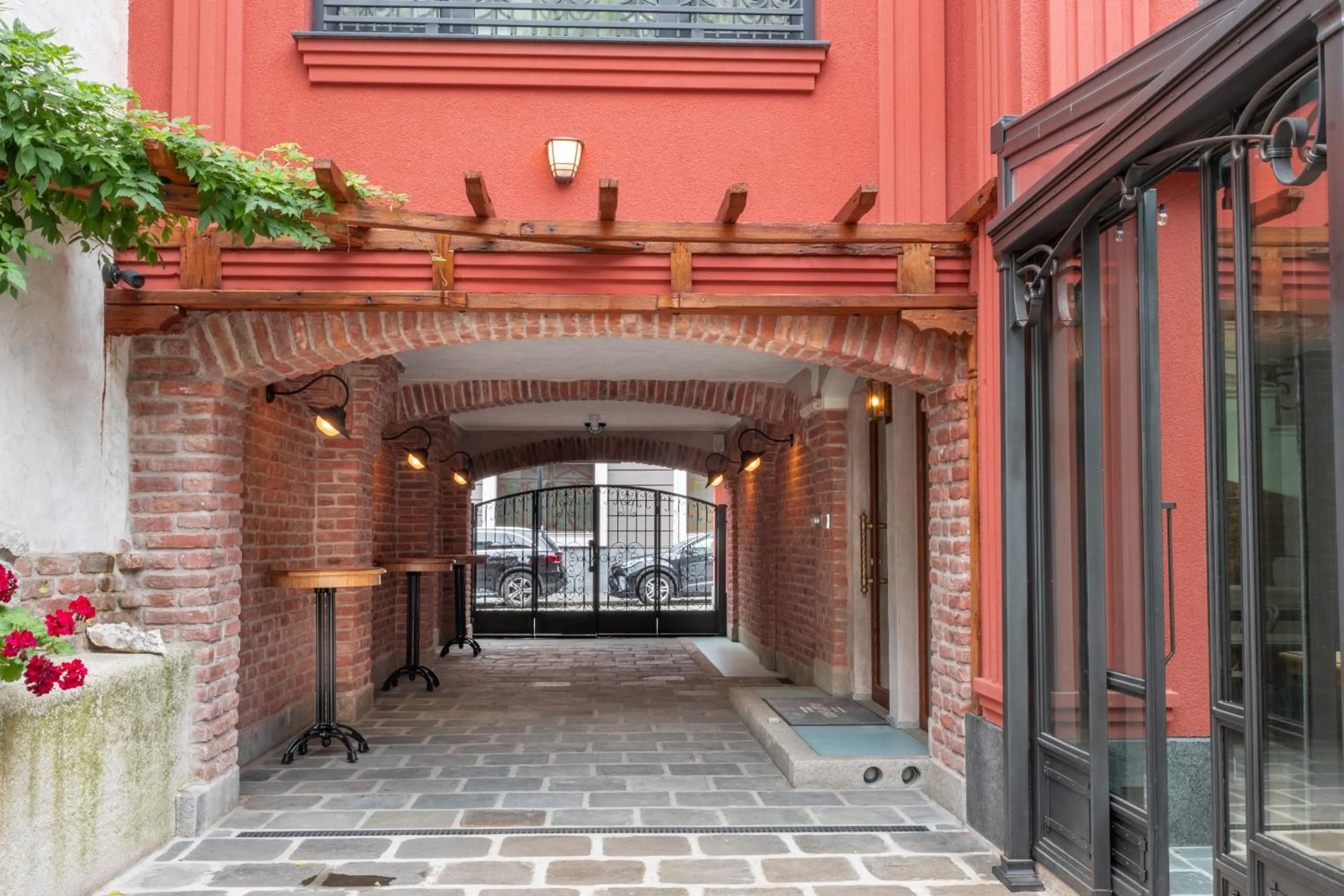 Restaurant/places to eat in Villa Flavia Heritage Boutique Hotel