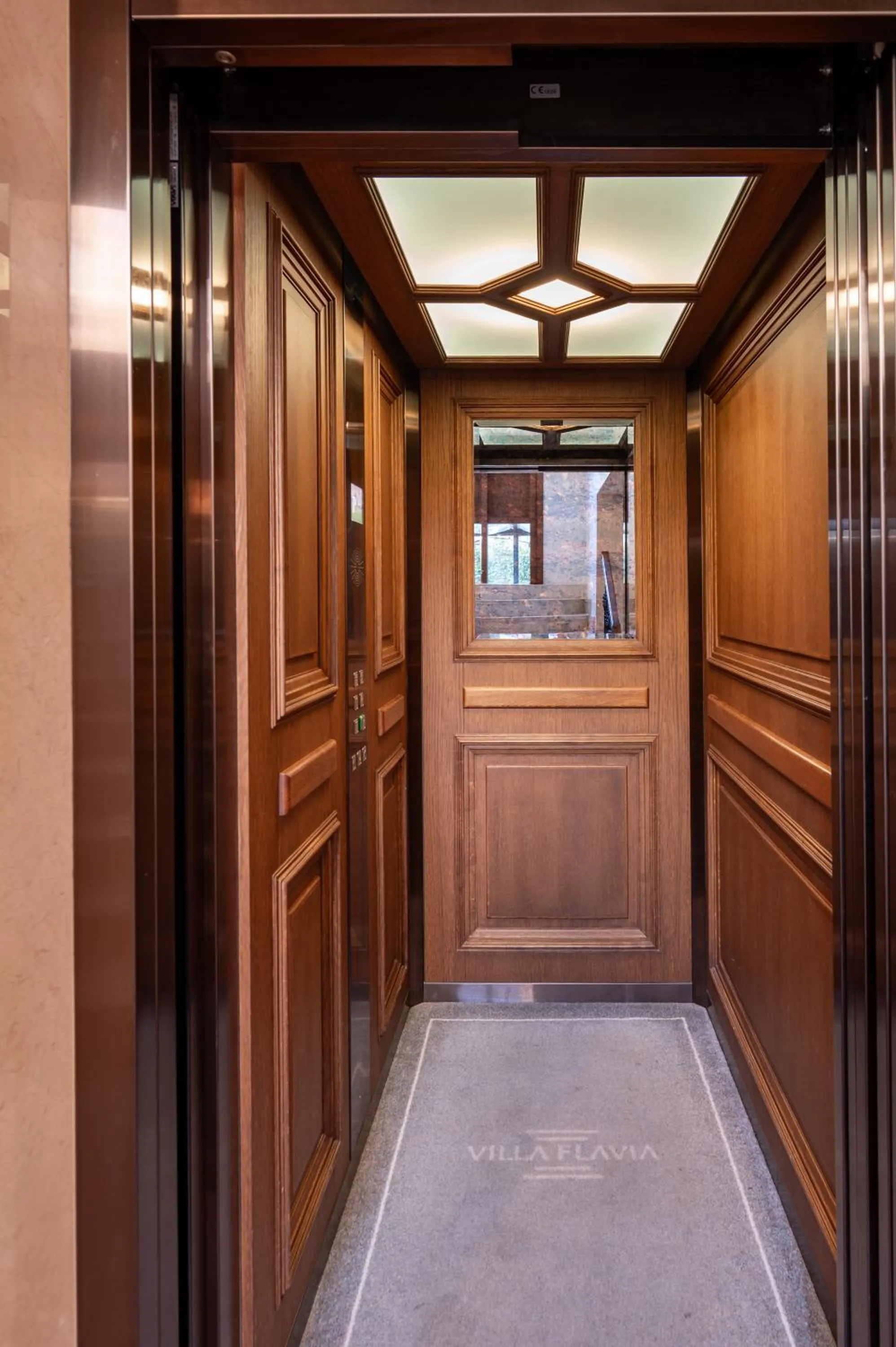 elevator in Villa Flavia Heritage Boutique Hotel