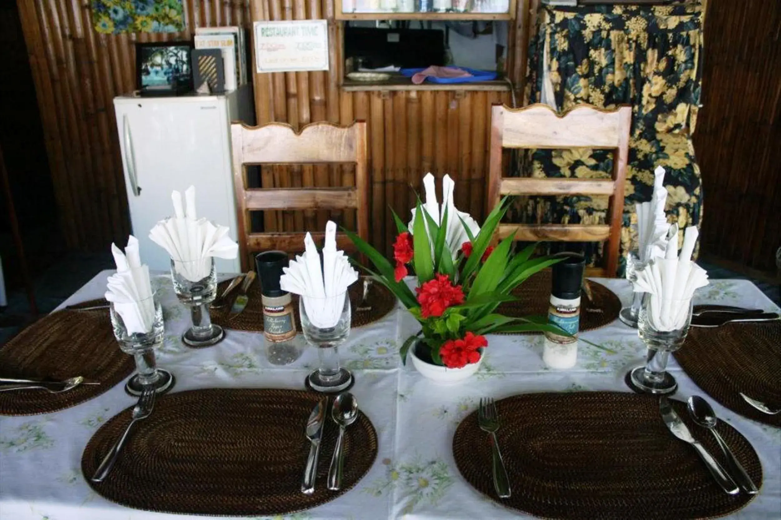 Restaurant/places to eat in Lazi Beach Club Resort Restaurant/places to eat in Lazi Beach Club Resort