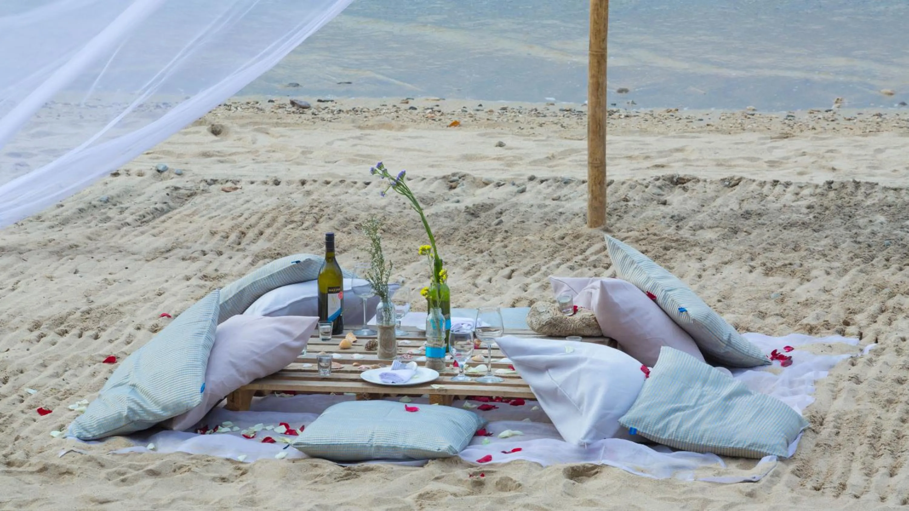 Food and drinks in Canyon Cove Hotel and Spa