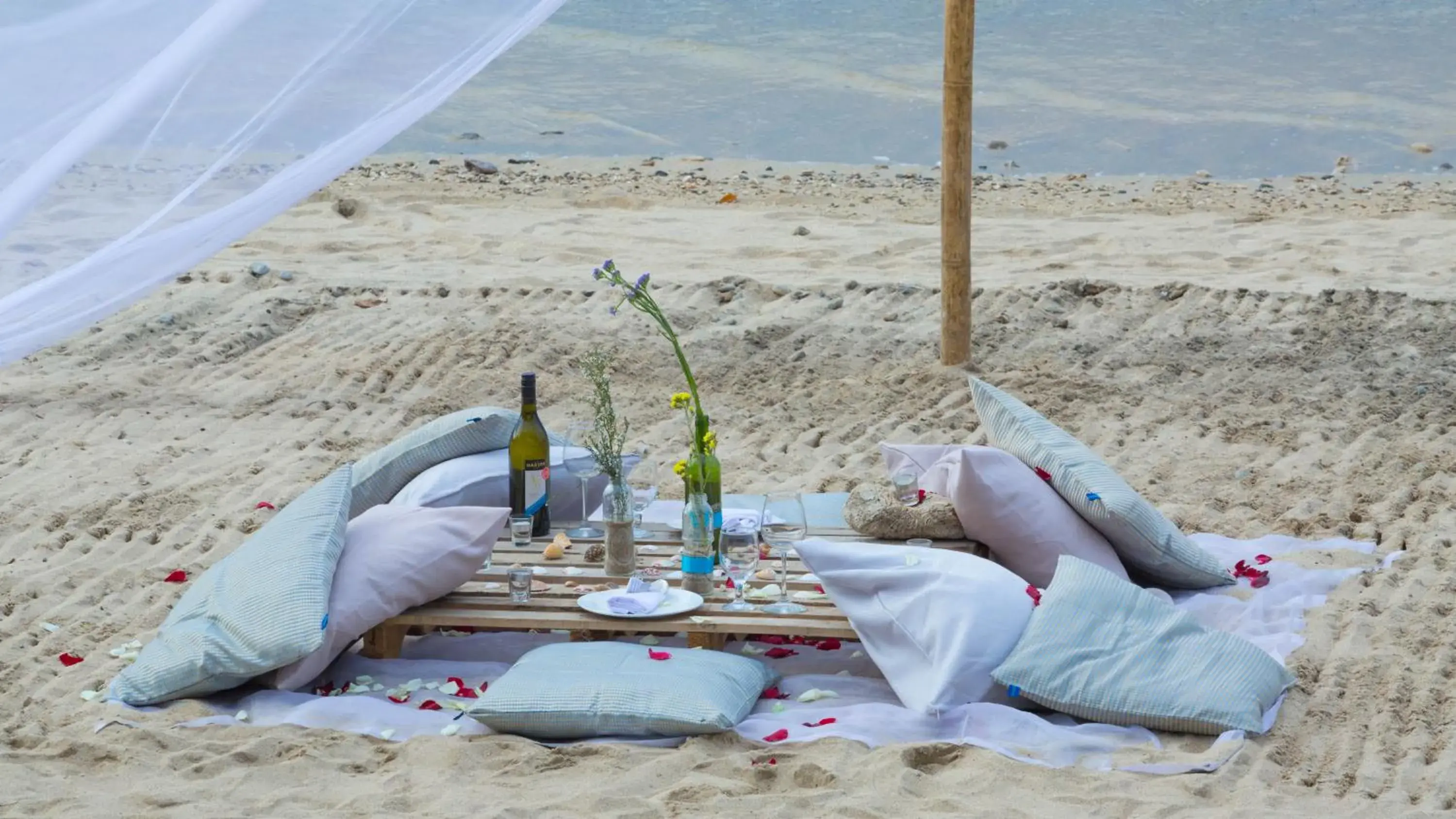 Food and drinks in Canyon Cove Hotel and Spa Food and drinks in Canyon Cove Hotel and Spa