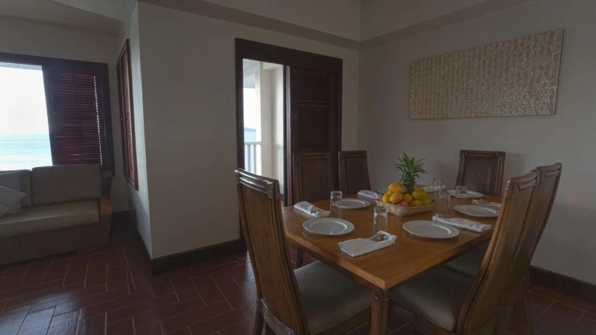 Dining area in Canyon Cove Hotel and Spa