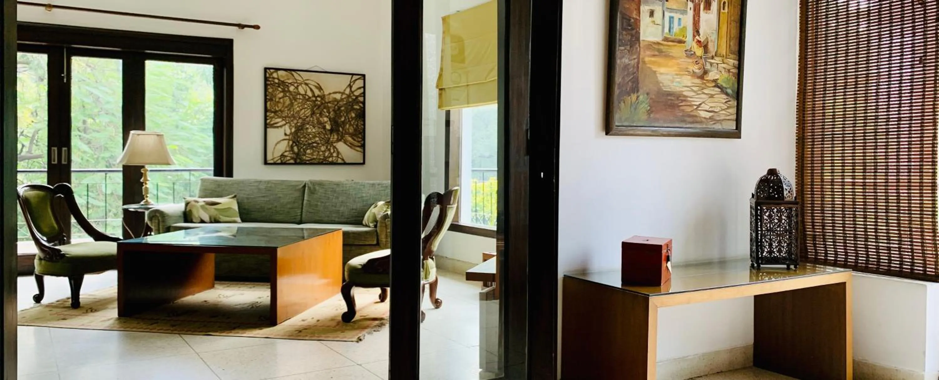 Communal lounge/ TV room in Thikana Delhi ( Boutique B&B)